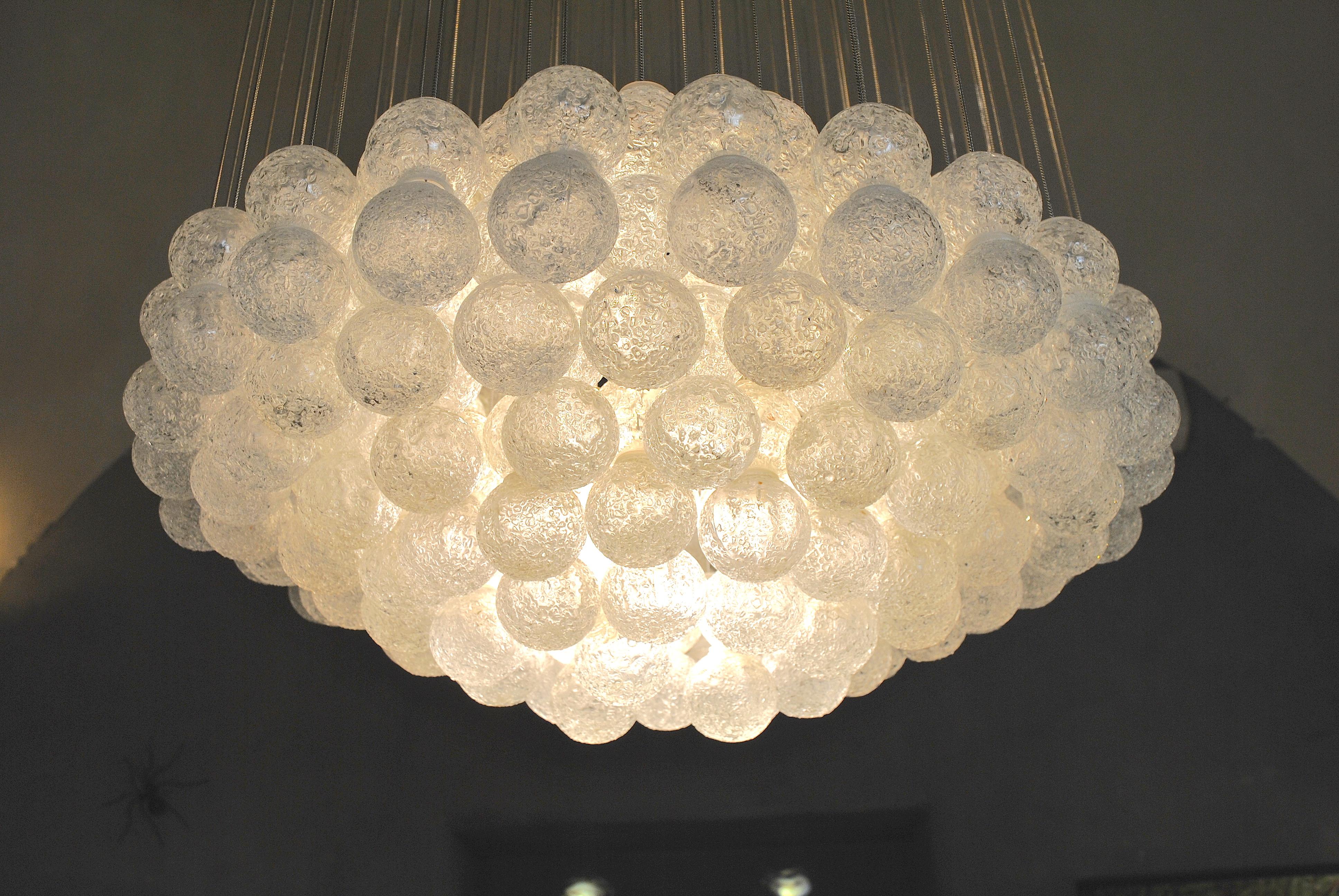 Midcentury Italian Chandelier After Zeroquattro in Brass and Murano Glass Bubble 13