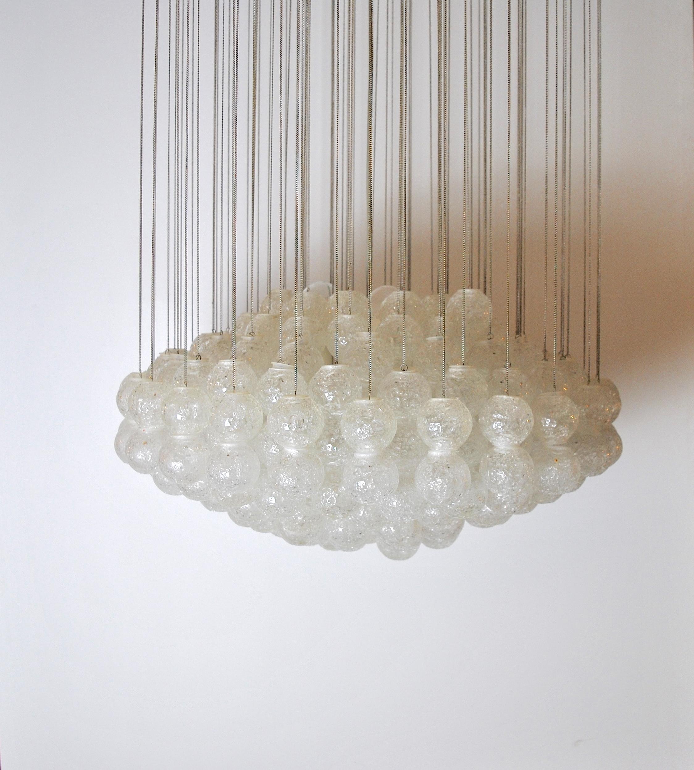 Mid-Century Modern Midcentury Italian Chandelier After Zeroquattro in Brass and Murano Glass Bubble