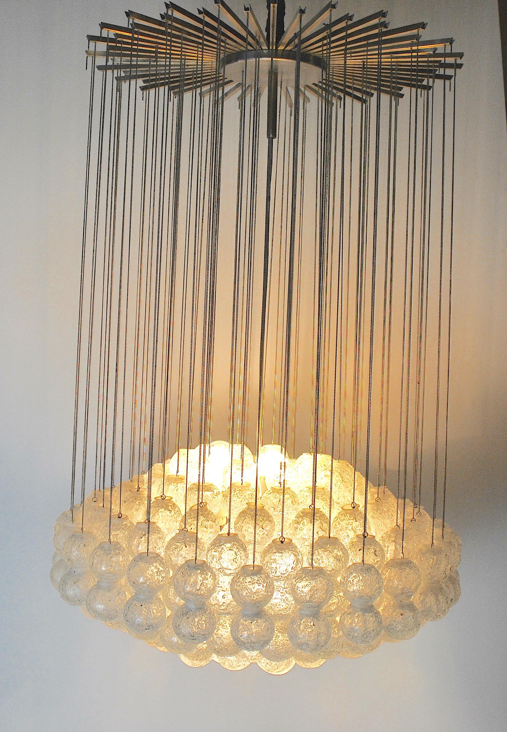 Midcentury Italian Chandelier After Zeroquattro in Brass and Murano Glass Bubble 1
