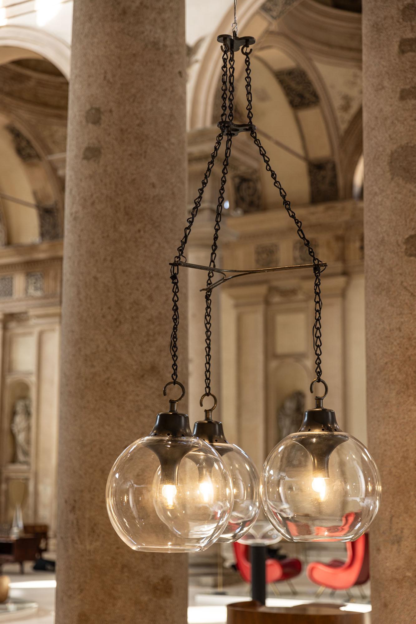 Midcentury italian chandelier model LS10 by Luigi Caccia Dominioni for Azucena For Sale 2