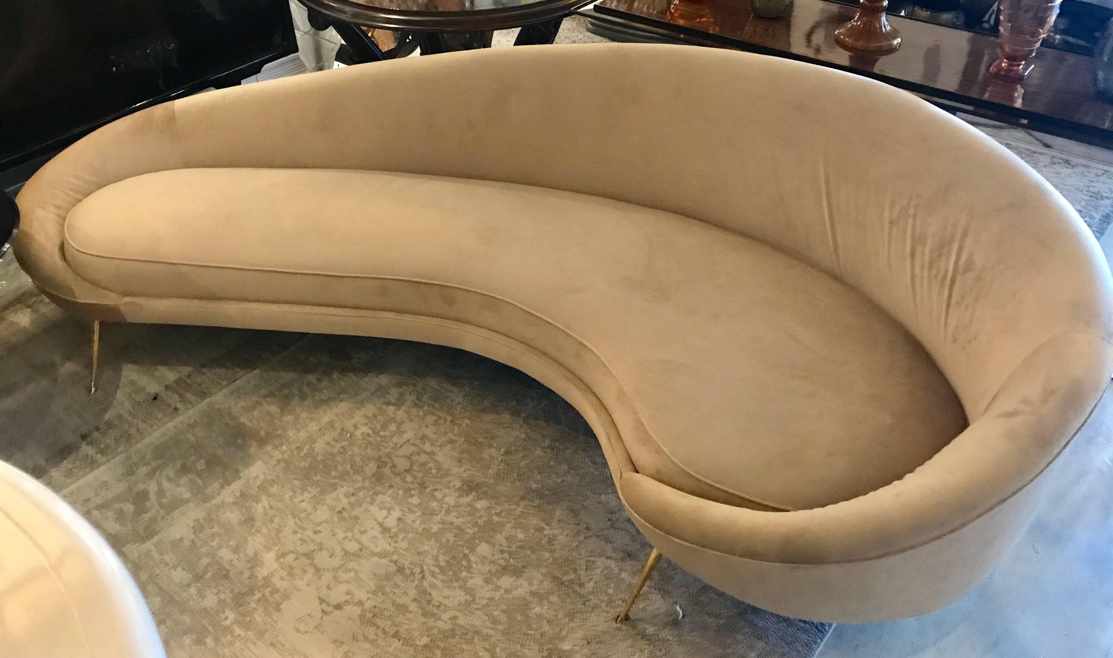 20th Century Midcentury Italian Curved Sofa by Federico Munari