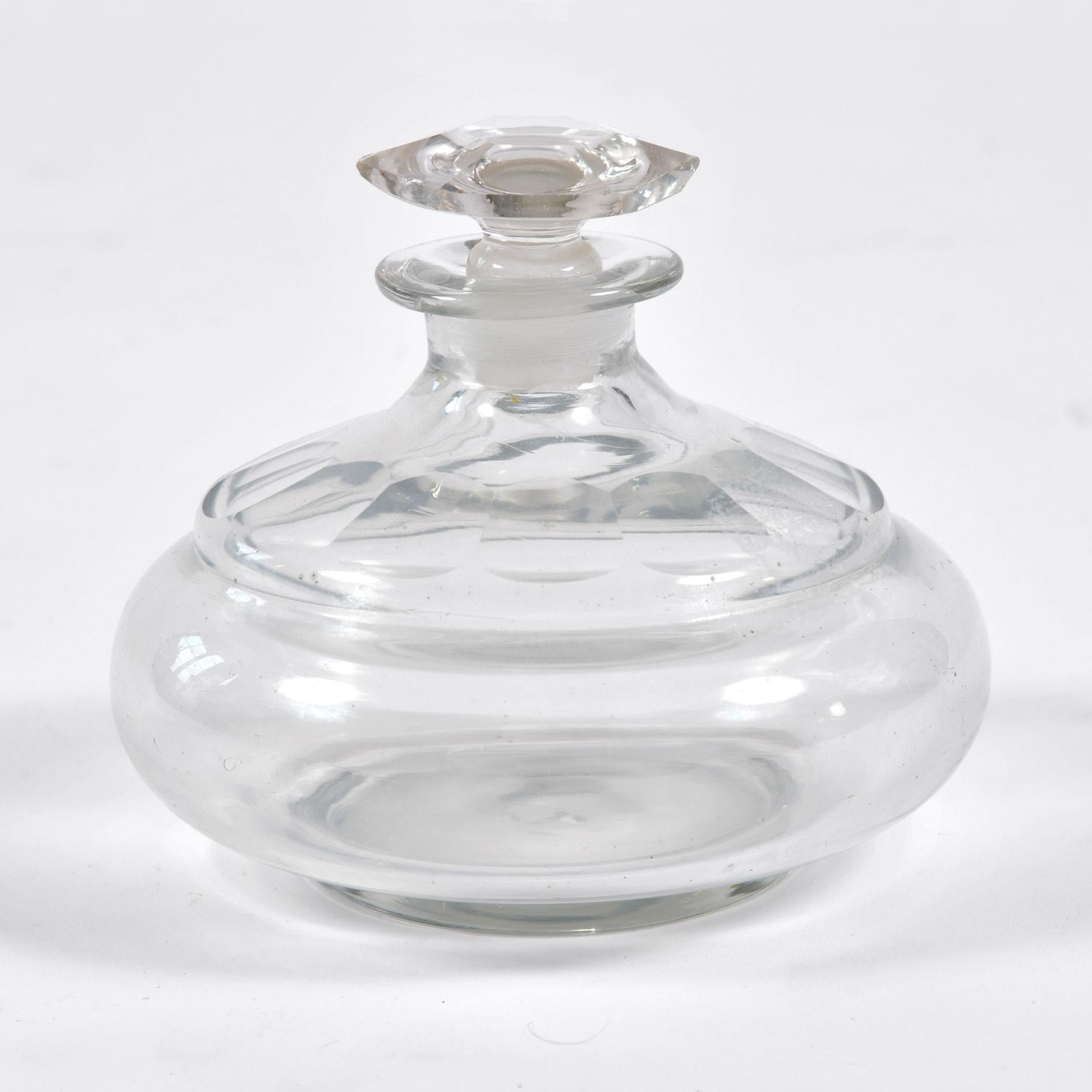 Italienische Parfümflasche aus geschliffenem Glas, Dekanter oder Eitelkeits-Accessoire aus der Mitte des Jahrhunderts, 1950er Jahre (Abgeschrägt) im Angebot