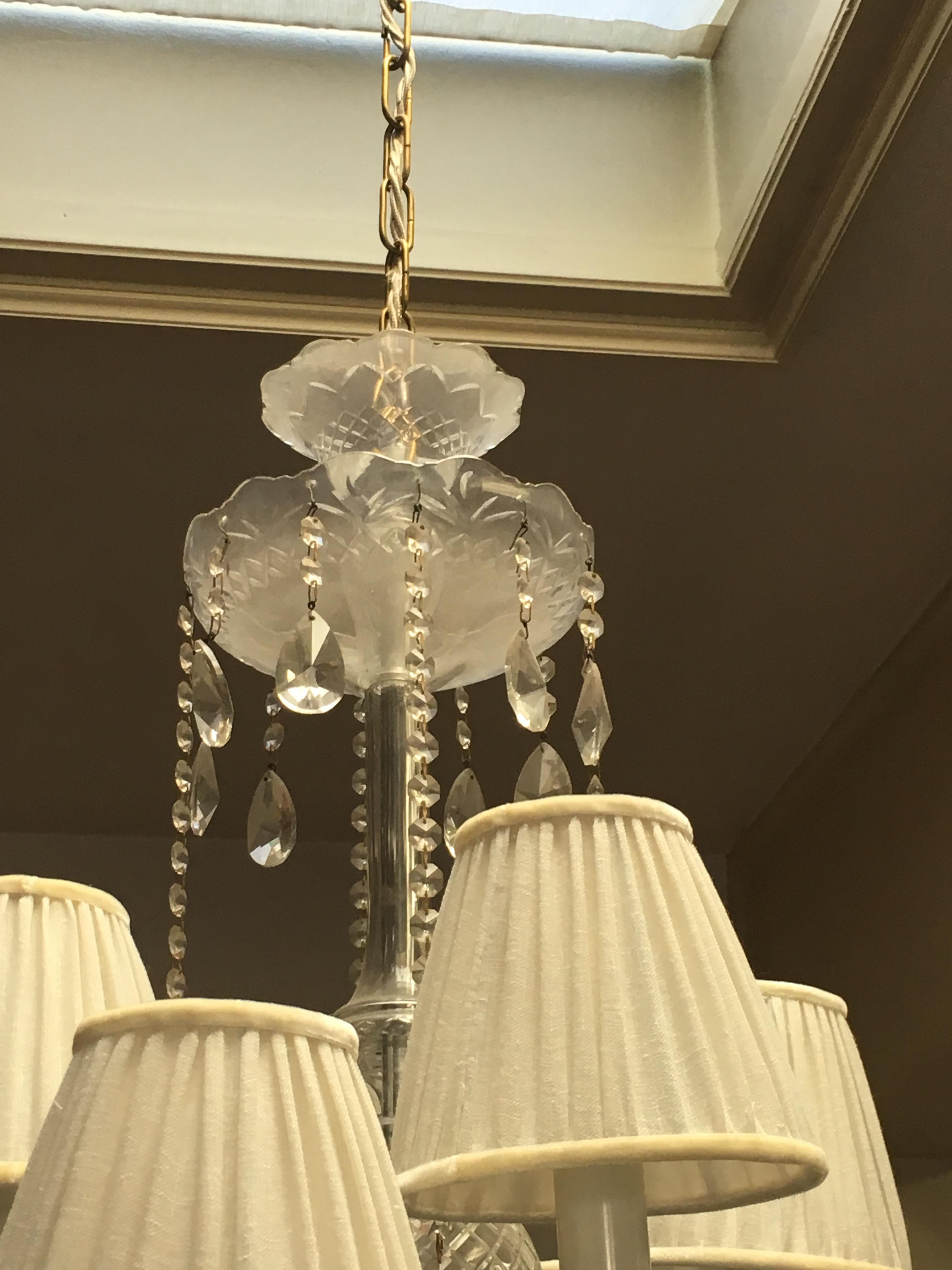 Midcentury Italian Eight Bulbs Crystal Chandelier from 1960s In Good Condition For Sale In Florence, IT
