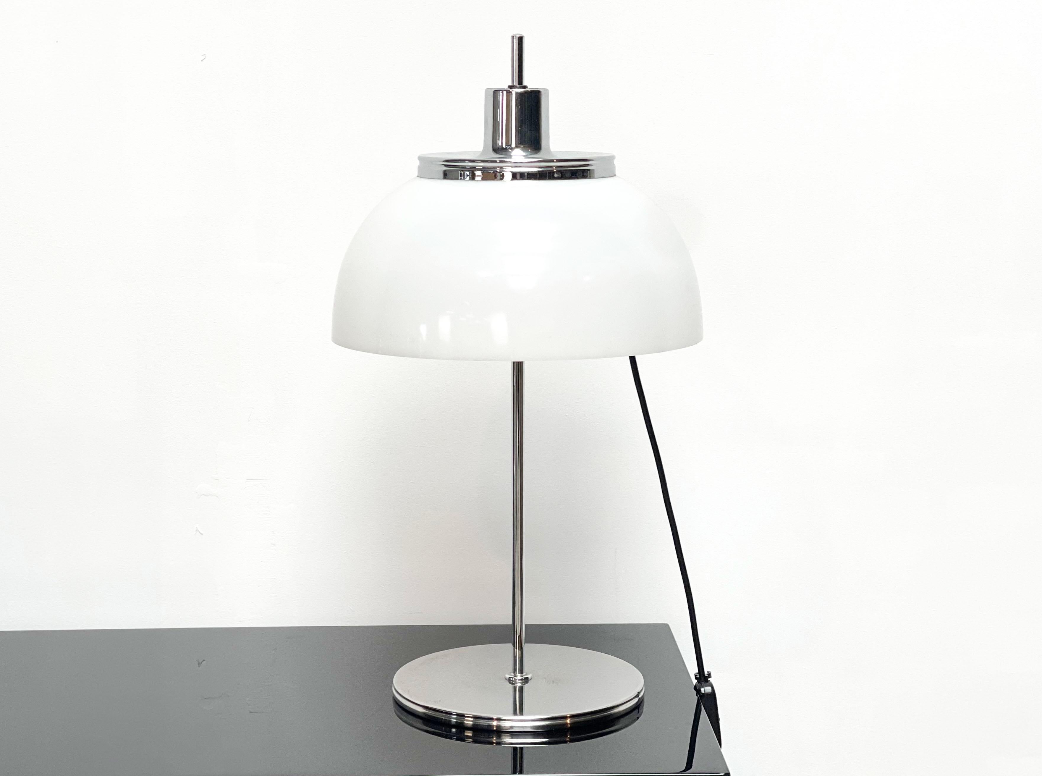 Late 20th Century Midcentury Italian Faro Table Lamp by Harvey Guzzini