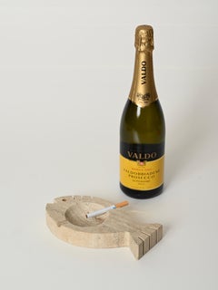 Cenicero de pez italiano de mediados de siglo en mármol travertino by Mannelli, Italia Años 70