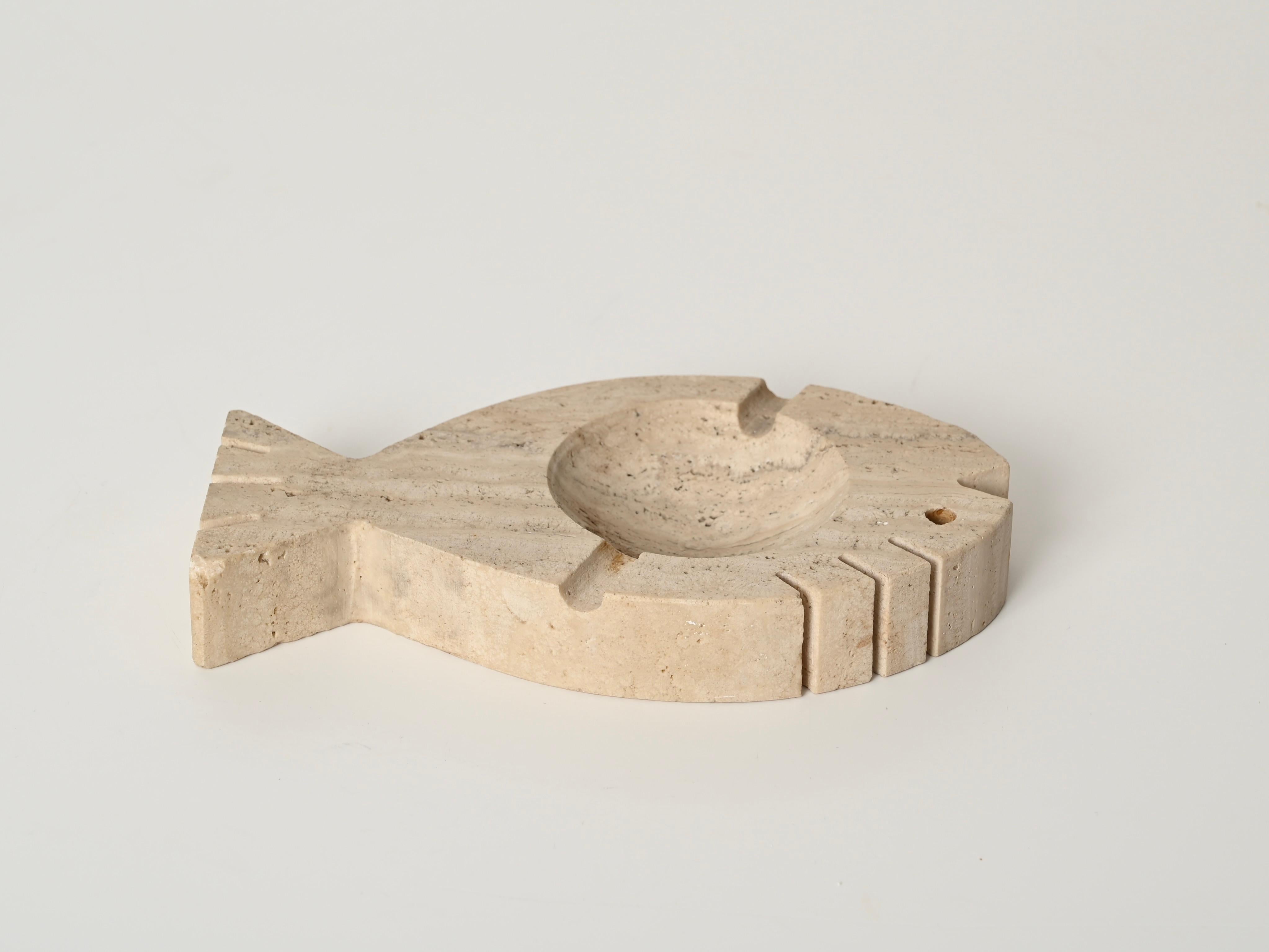 Cenicero de pez italiano de mediados de siglo en mármol travertino by Mannelli, Italia Años 70 2