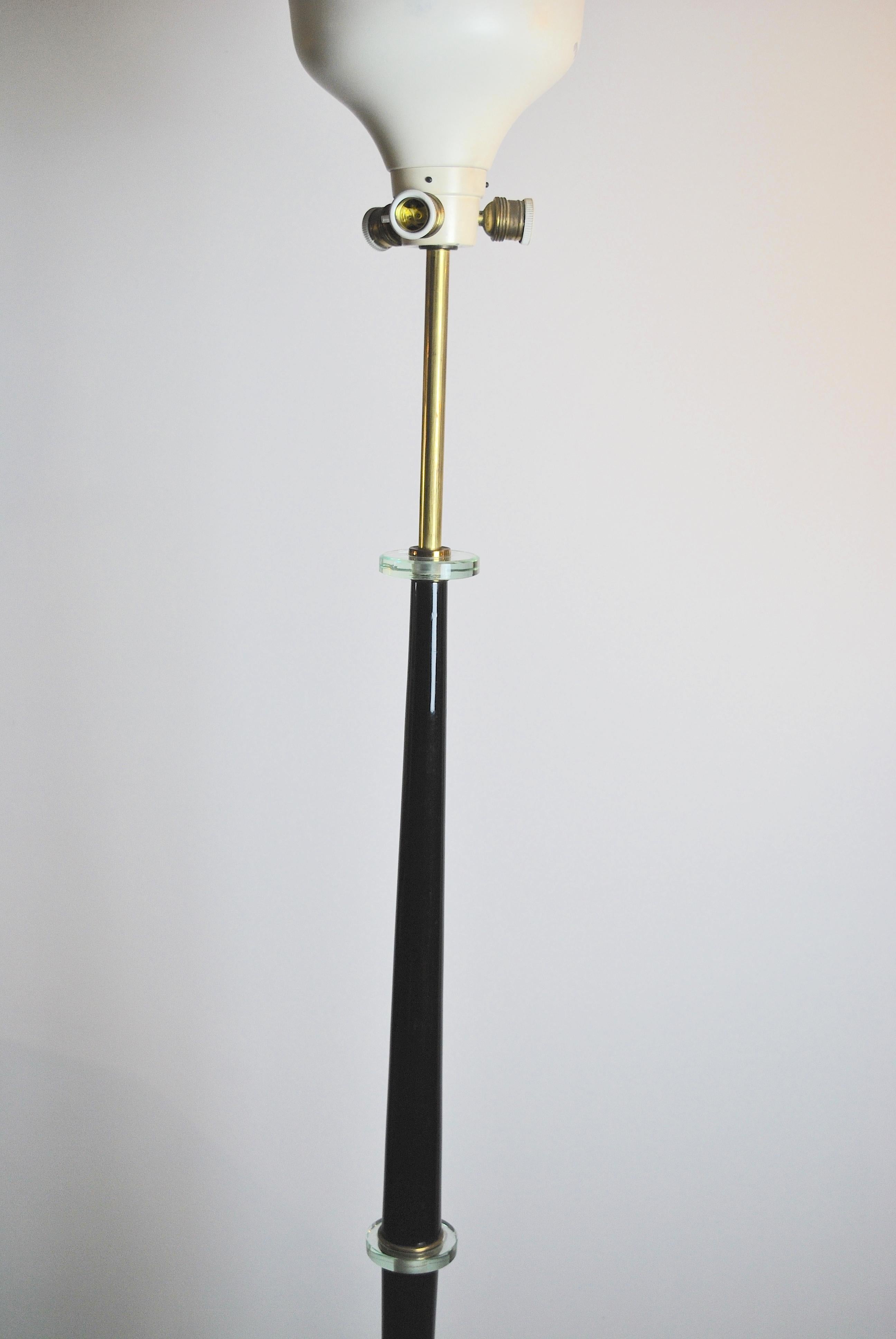 Mid-20th Century Midcentury Italian Floor Lamp in Fontana Arte Style with Brass Finishes, 1950s For Sale