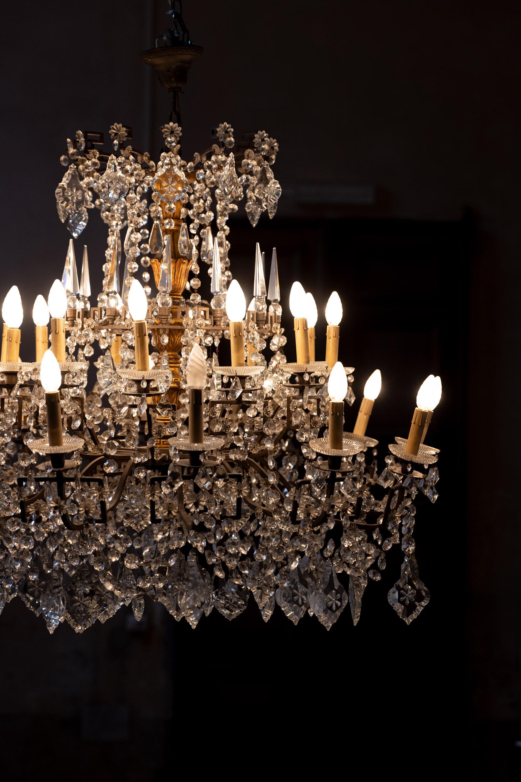 Midcentury italian glass drops chandelier For Sale 6