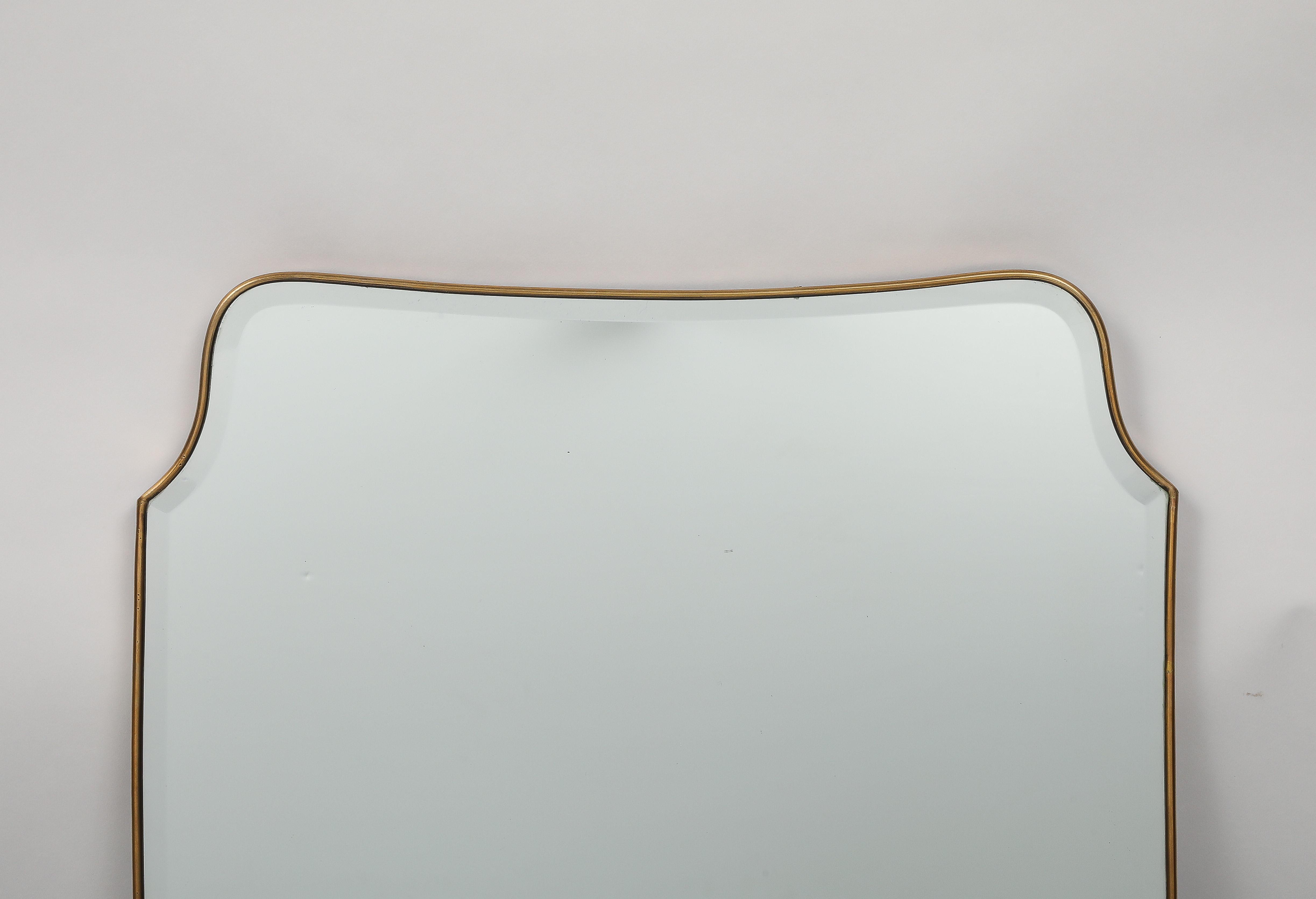 Midcentury Italian Grand Scale Shield Shaped Brass Beveled Mirror 1950s In Good Condition For Sale In New York, NY