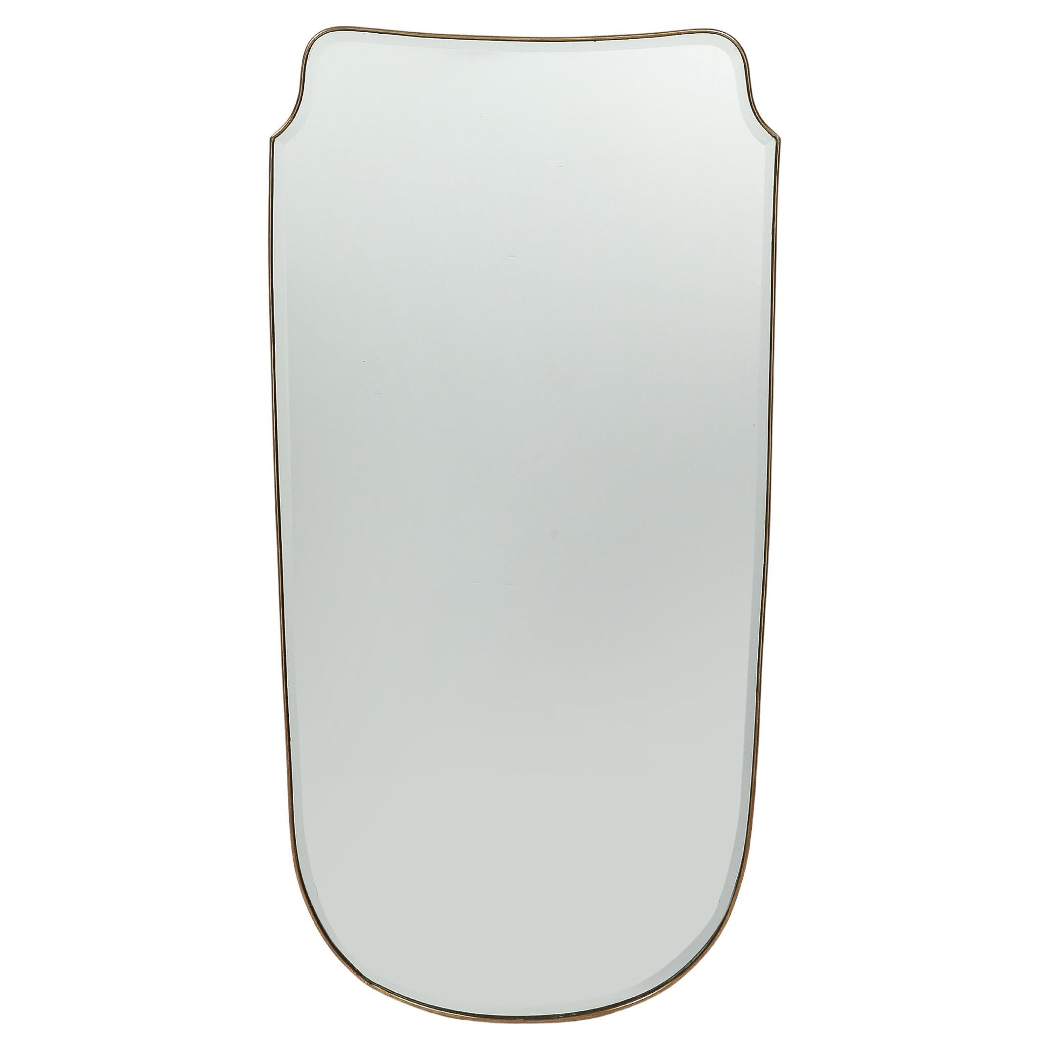 Midcentury Italian Grand Scale Schild geformt Messing abgeschrägten Spiegel 1950s