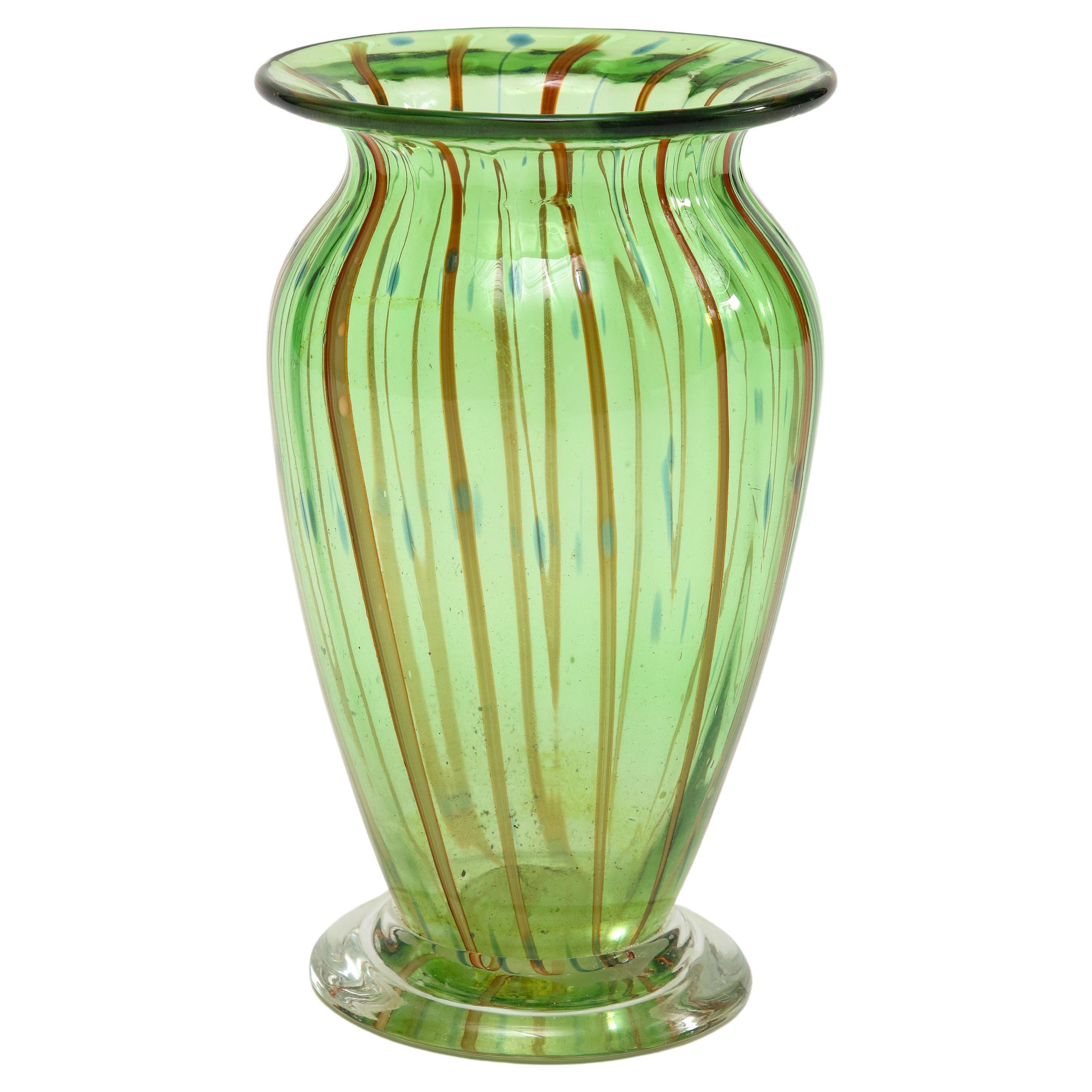 Vase italien du milieu du siècle dernier en verre soufflé de Murano vert en vente
