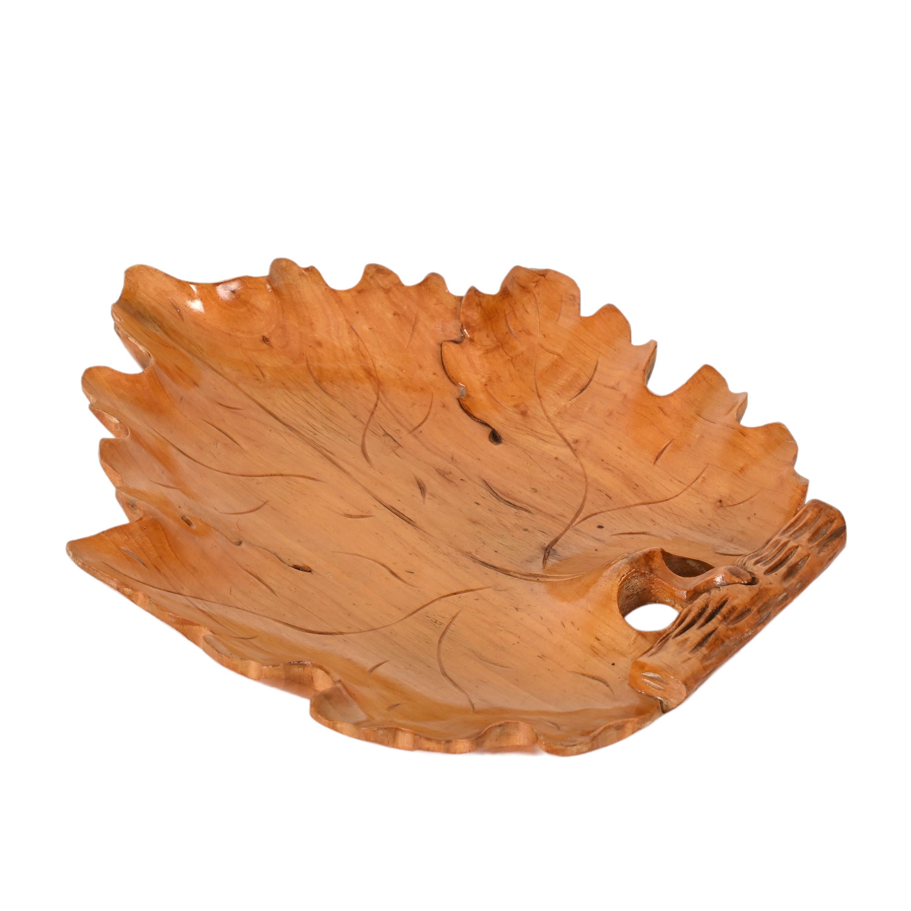 Midcentury Italian Handmade Birch Wood Maple Leaf Shaped Centerpiece, 1950s In Good Condition For Sale In Roma, IT