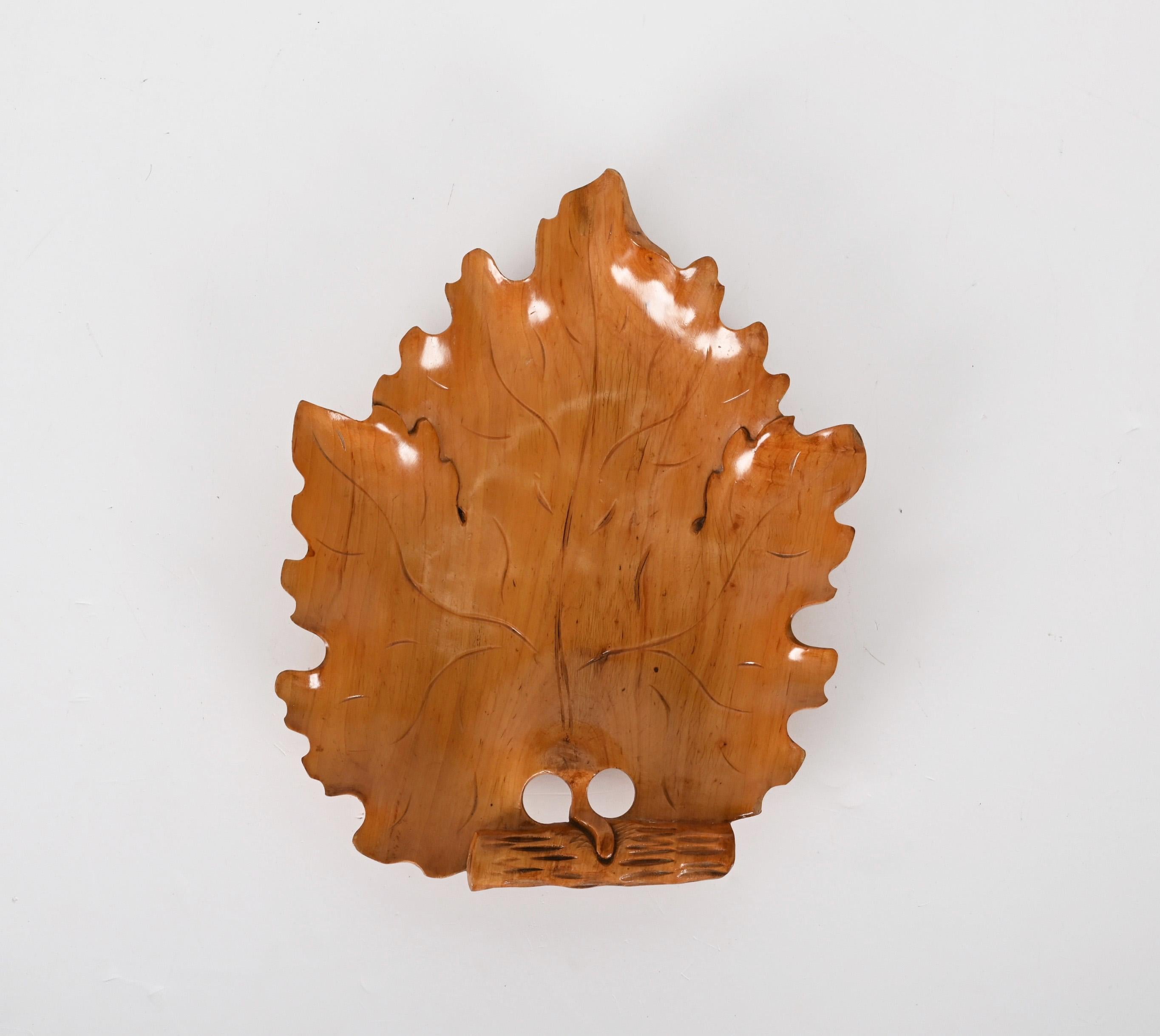 Midcentury Italian Handmade Birch Wood Maple Leaf Shaped Centerpiece, 1950s For Sale 1