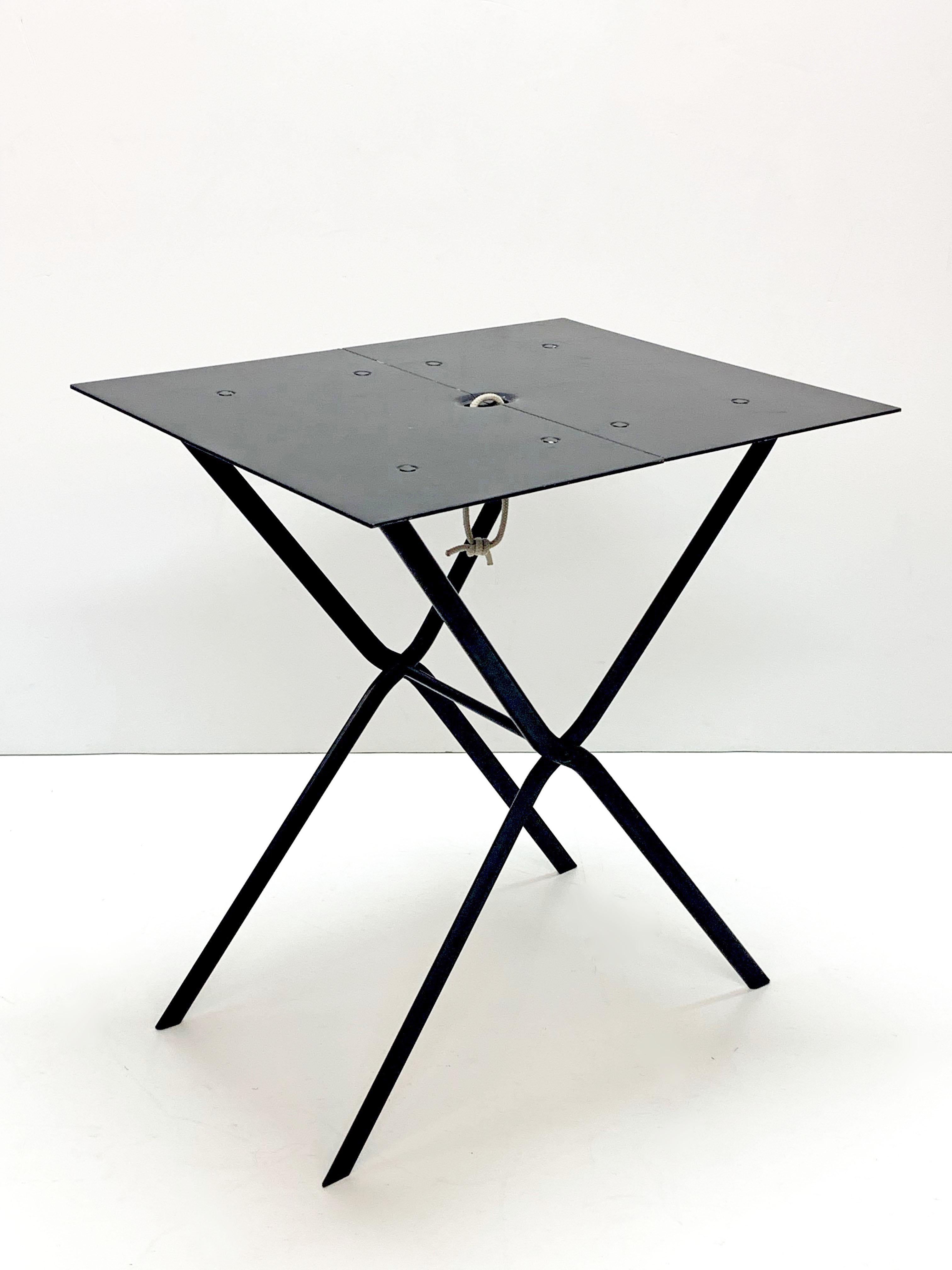 Table basse pliante en fer 