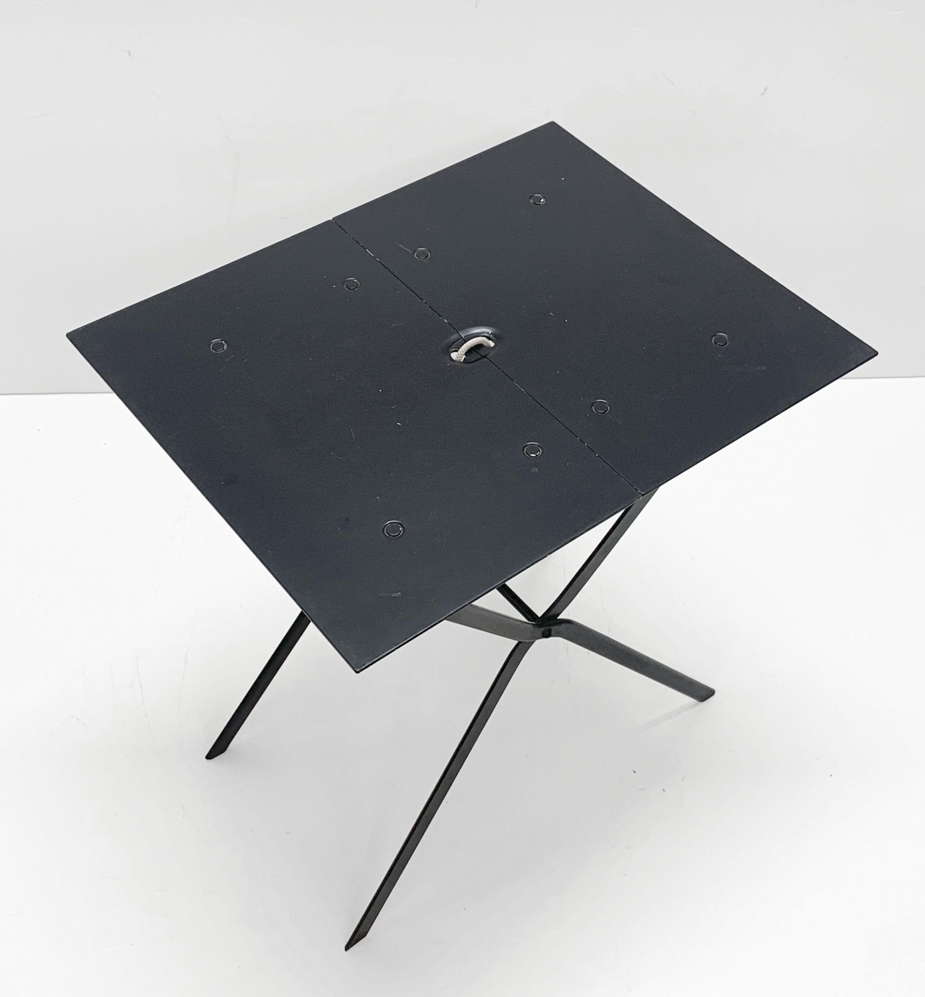 Table basse pliante en fer 