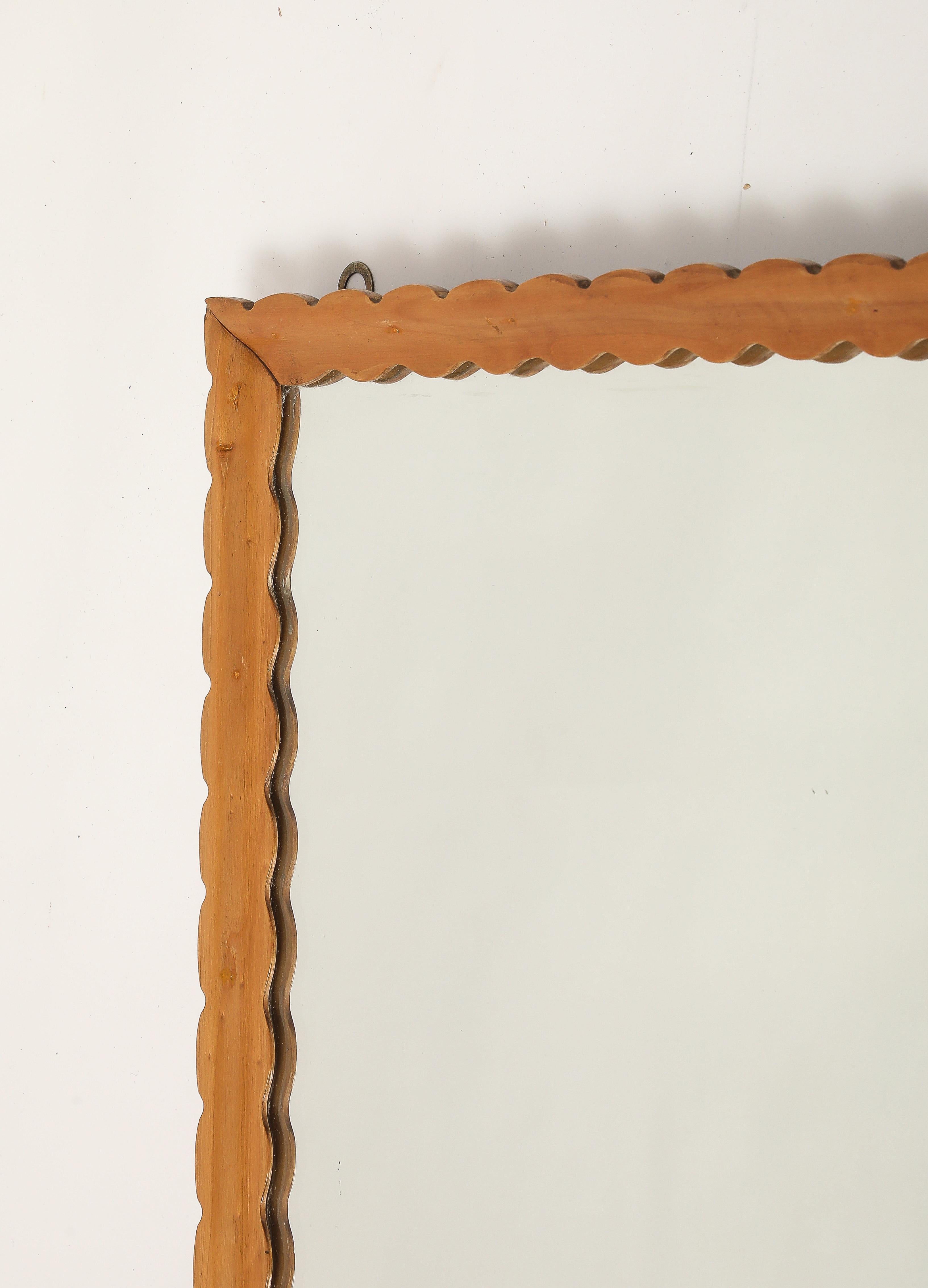 Italiano Specchio orizzontale di grandi dimensioni con cornice in Wood Wood smerlato 1950s in vendita