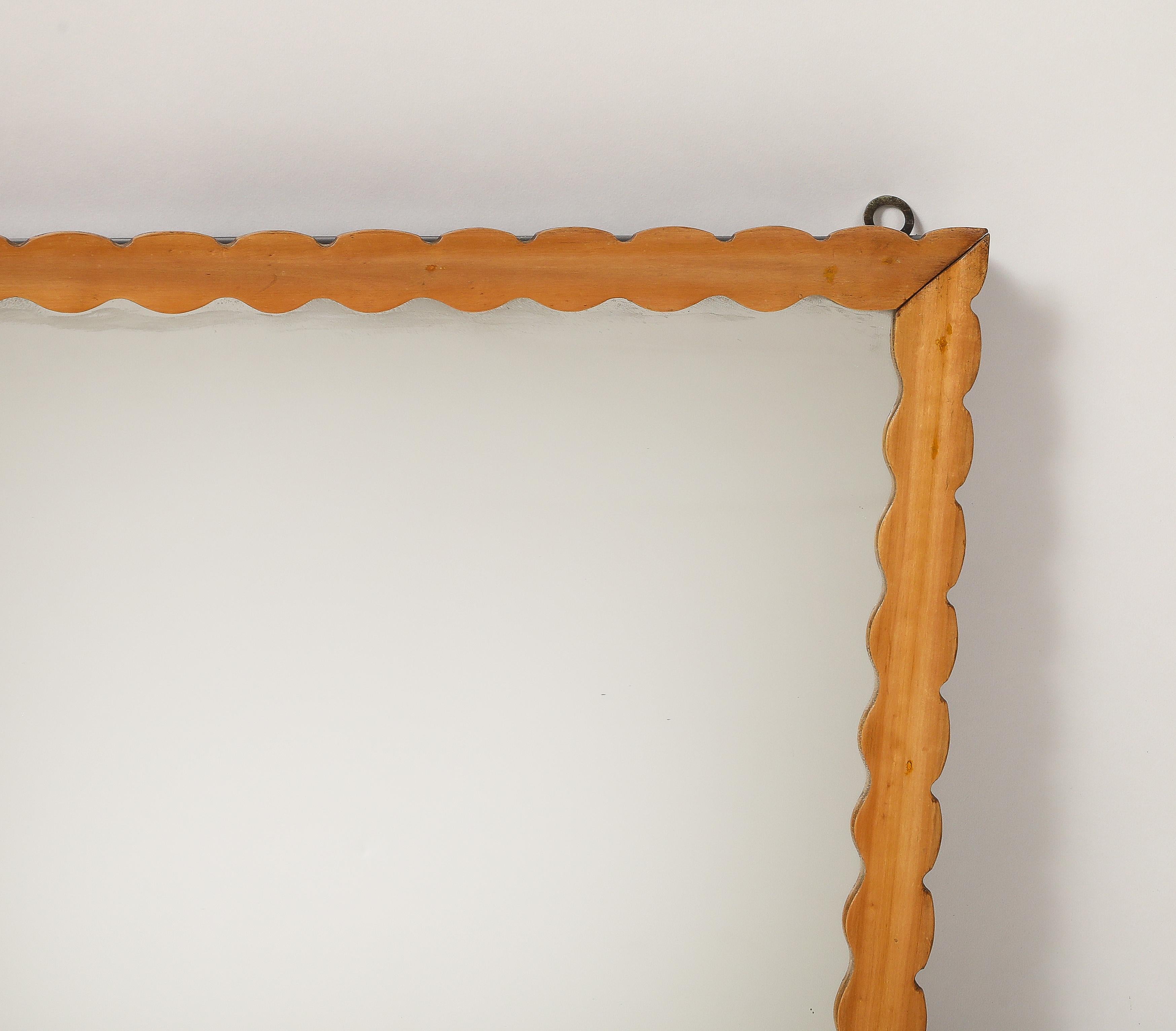 Lucidato Specchio orizzontale di grandi dimensioni con cornice in Wood Wood smerlato 1950s in vendita