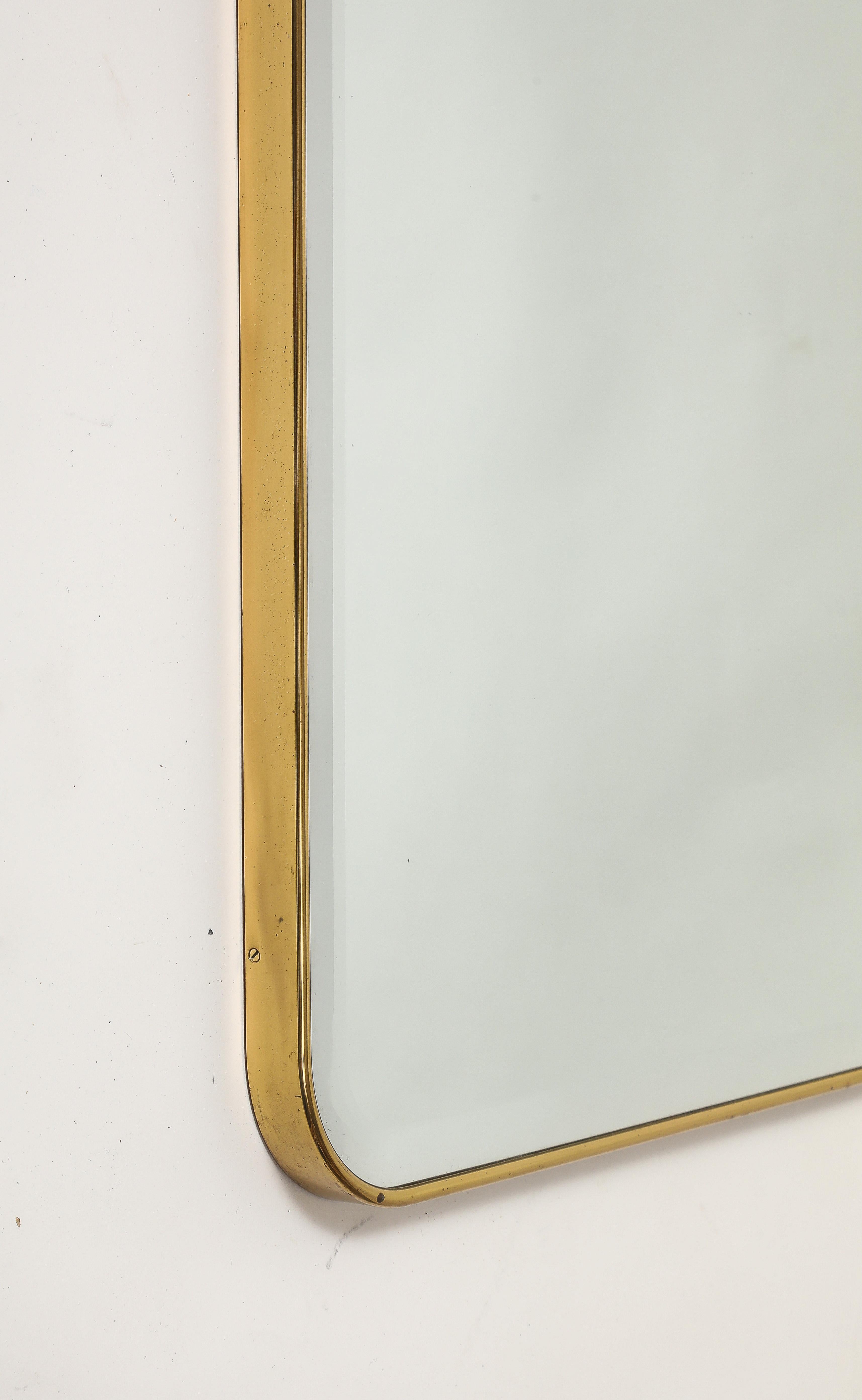 Miroir biseauté en laiton de style italien du milieu du siècle 1950 en vente 8