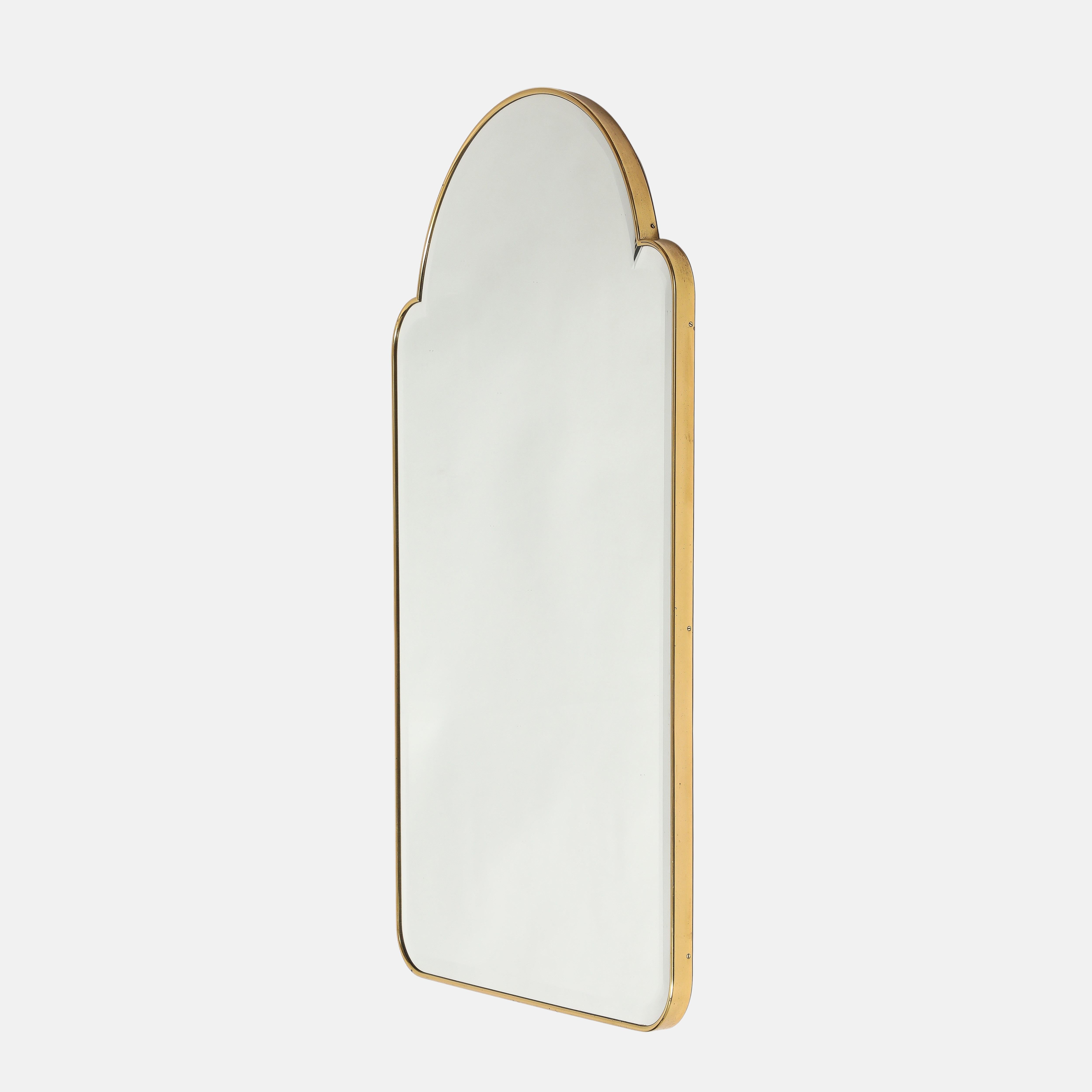 Mid-Century Modern Miroir biseauté en laiton de style italien du milieu du siècle 1950 en vente
