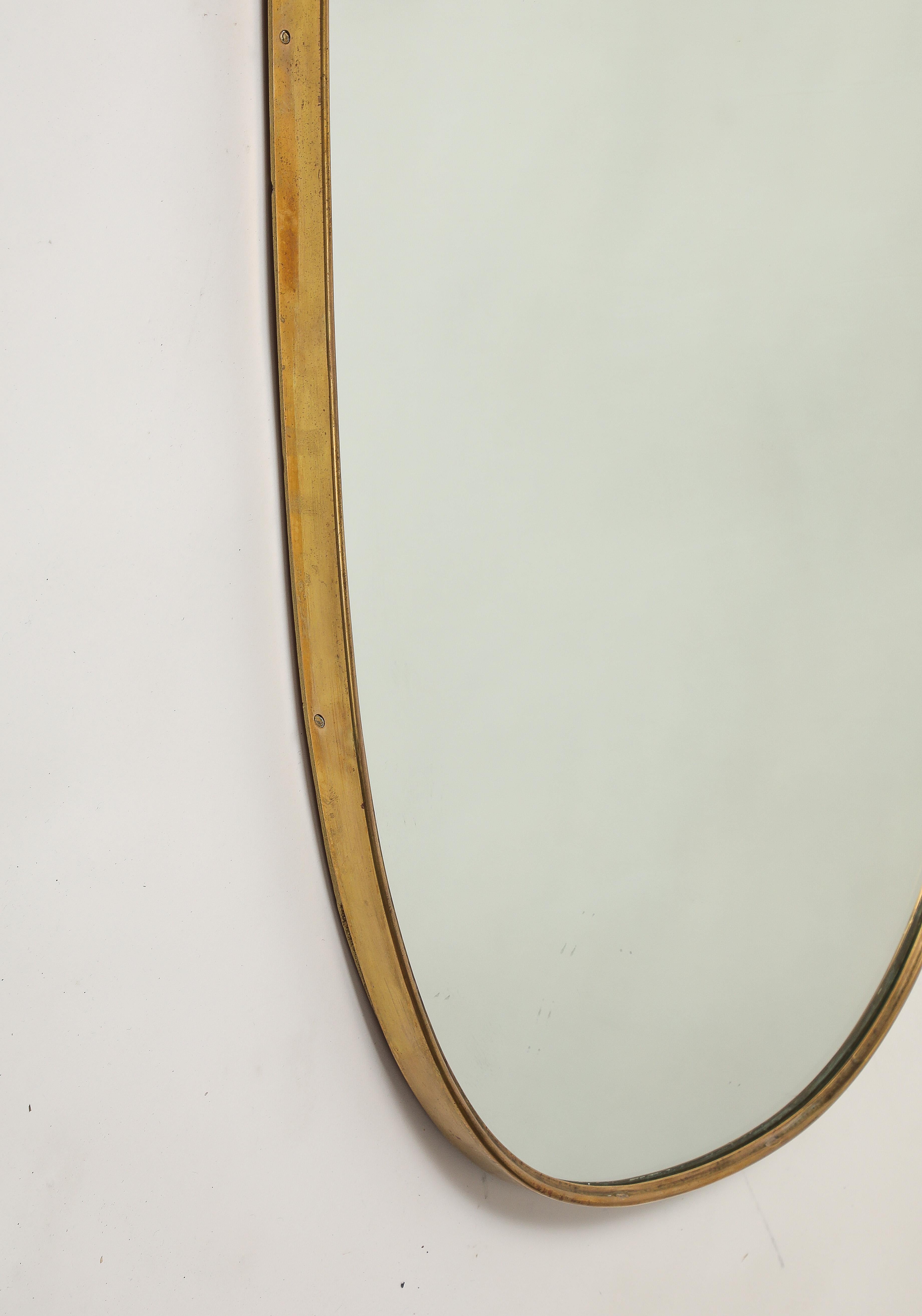 Grand miroir en laiton en forme de bouclier, Italie du milieu du siècle dernier, années 1950 en vente 6
