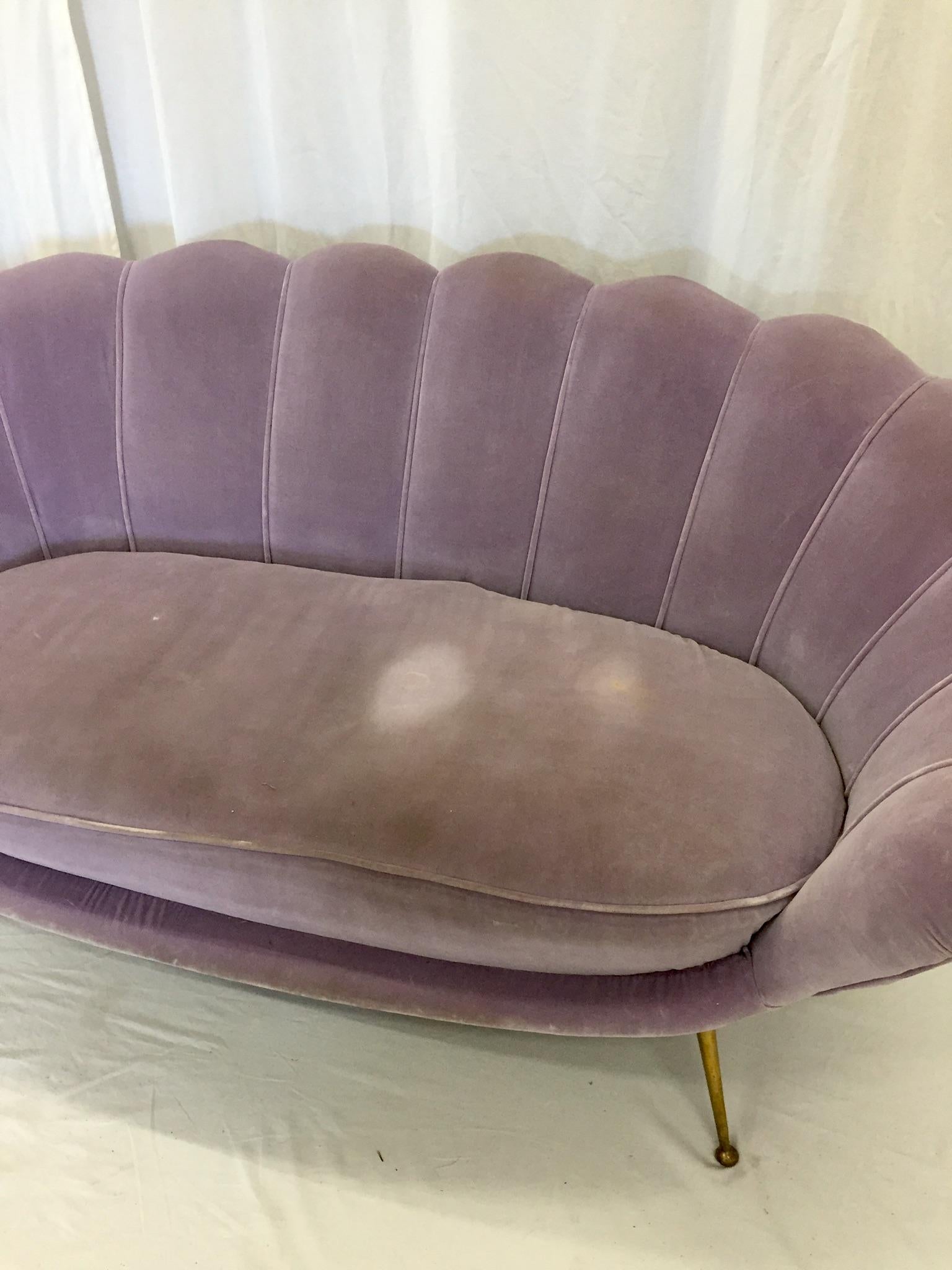 Midcentury sofa or loveseat in the style of Marco Zanuso, original light purple velvet fabric (a discolored mark on the seat). ETRA design.
Bronze, front and back feet. The structure is in a very good condition.
Fabric condition as is, needs to be