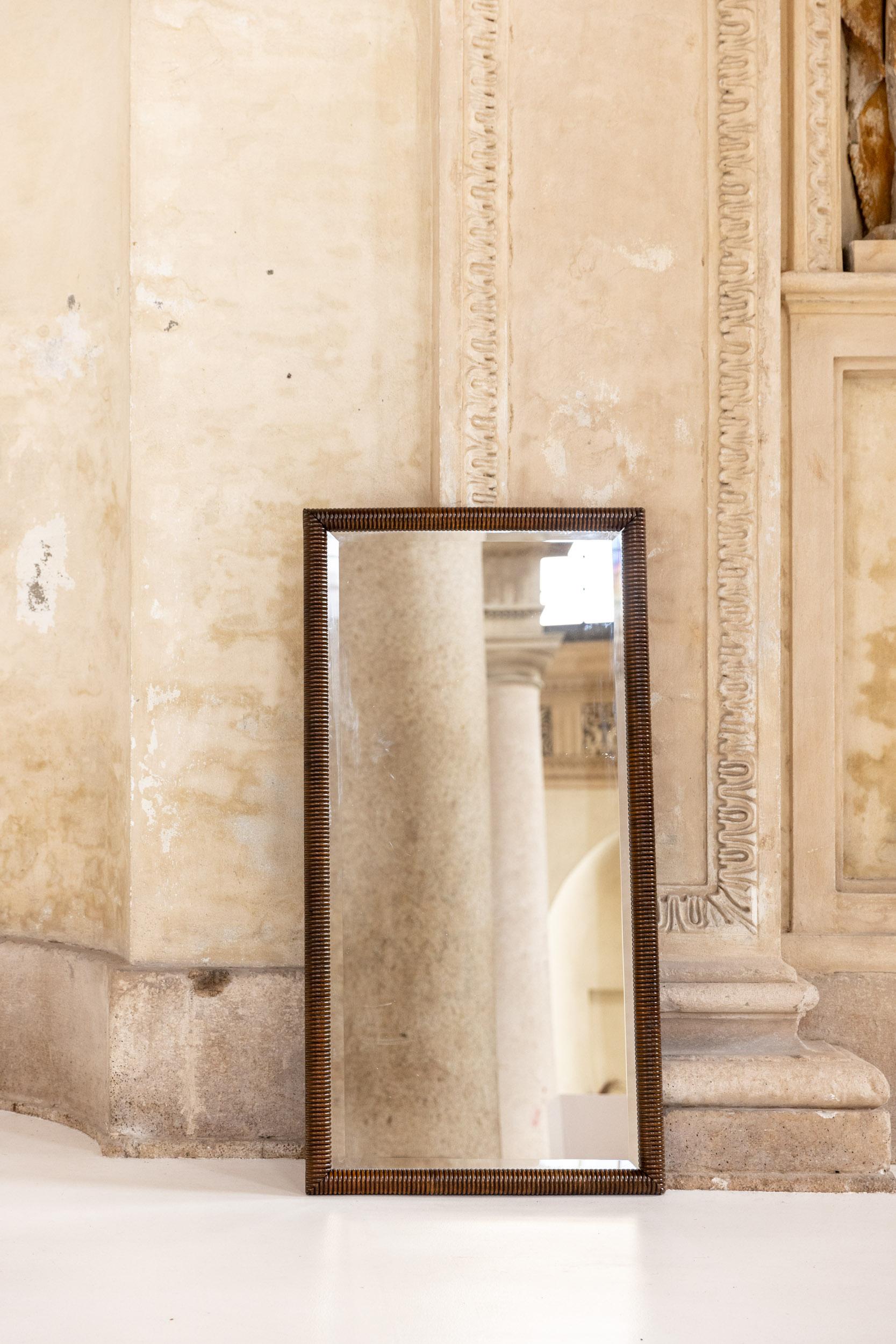 Italienischer Spiegel aus der Mitte des Jahrhunderts, Valabrega zugeschrieben  (Moderne der Mitte des Jahrhunderts) im Angebot