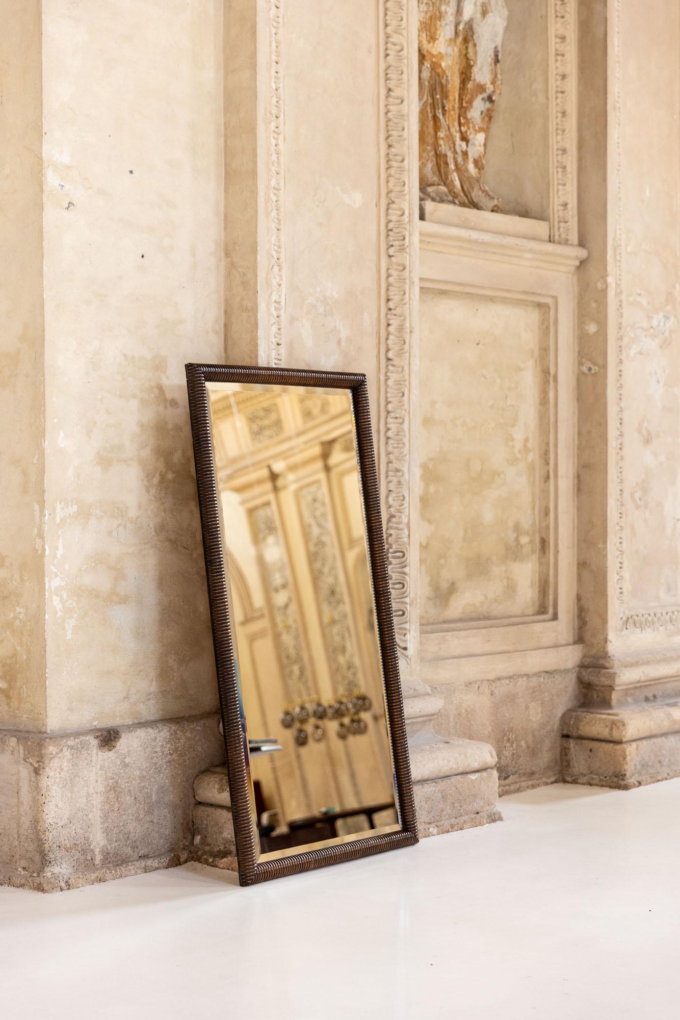 Italienischer Spiegel aus der Mitte des Jahrhunderts, Valabrega zugeschrieben  (Glas) im Angebot