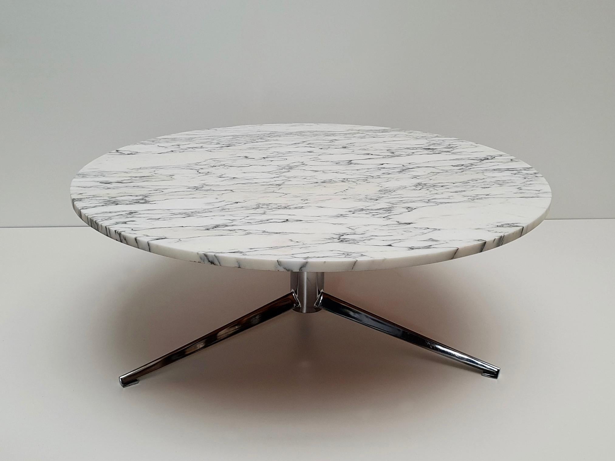 Midcentury Italian Modern Polished Metal and Marble Round Circular Coffee Table 8