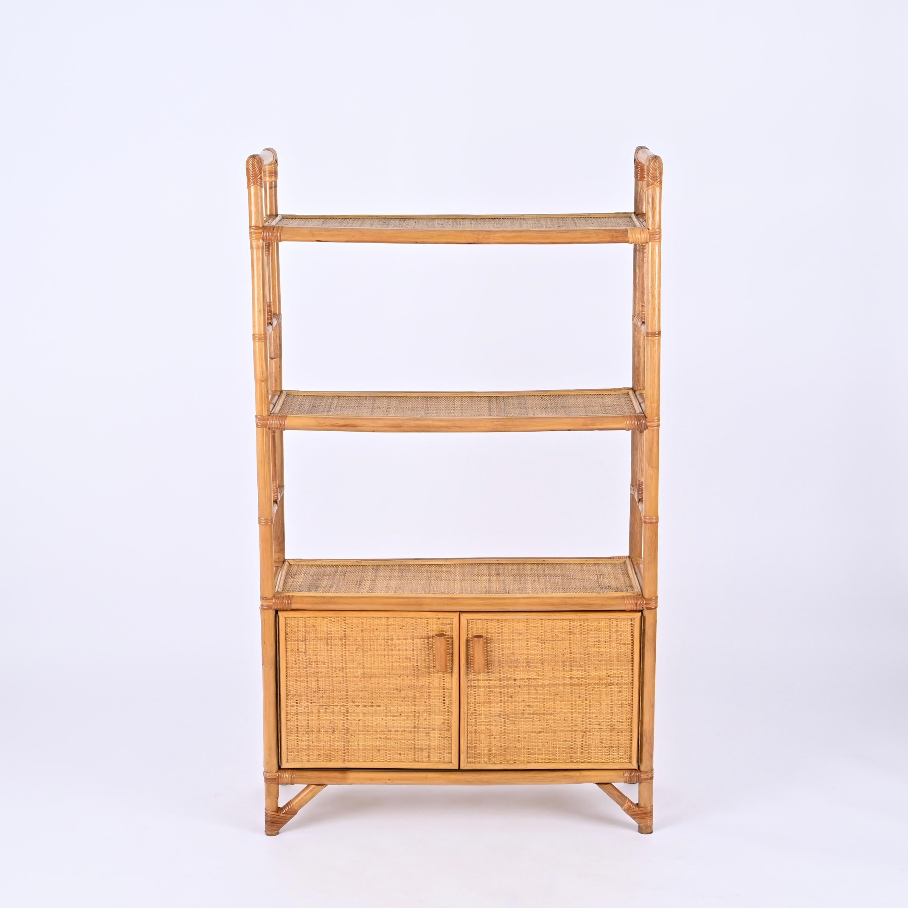Midcentury Italian Modern Rattan and Bamboo Bookcase with Doors, 1970s In Good Condition In Roma, IT