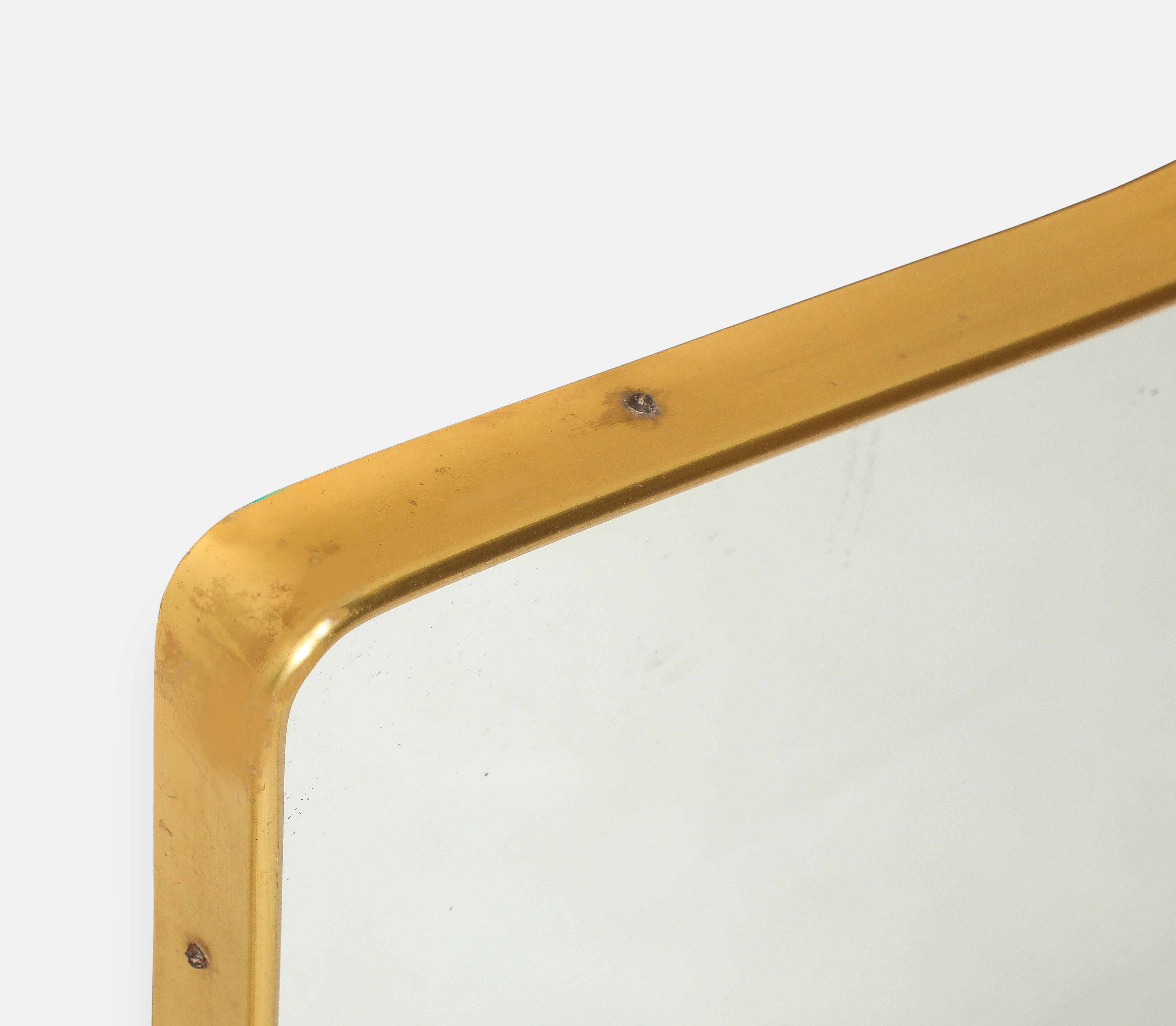 Asymmetrischer vergoldeter Metallspiegel der italienischen Moderne der Jahrhundertmitte (Vergoldet) im Angebot