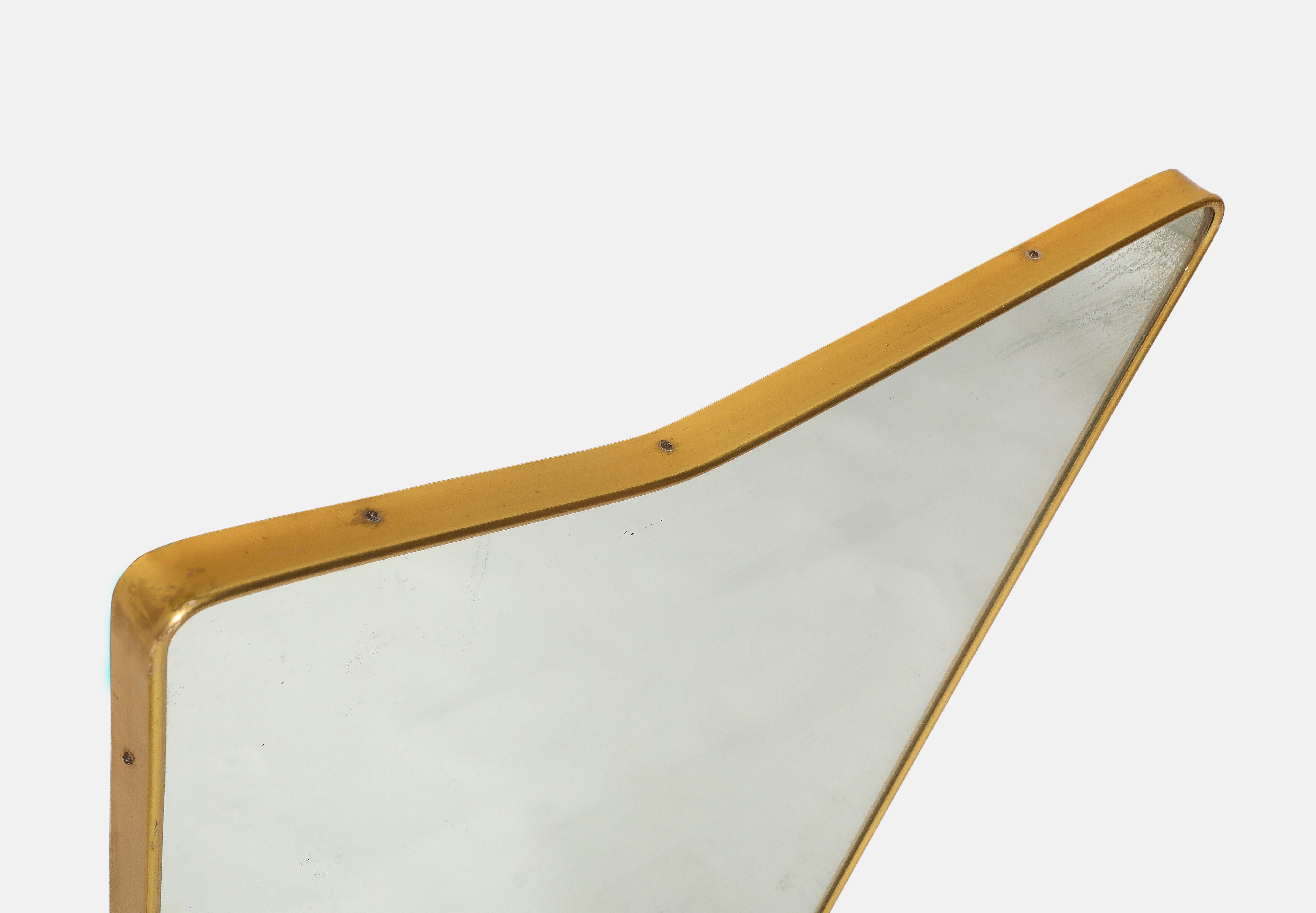 Asymmetrischer vergoldeter Metallspiegel der italienischen Moderne der Jahrhundertmitte im Zustand „Gut“ im Angebot in New York, NY