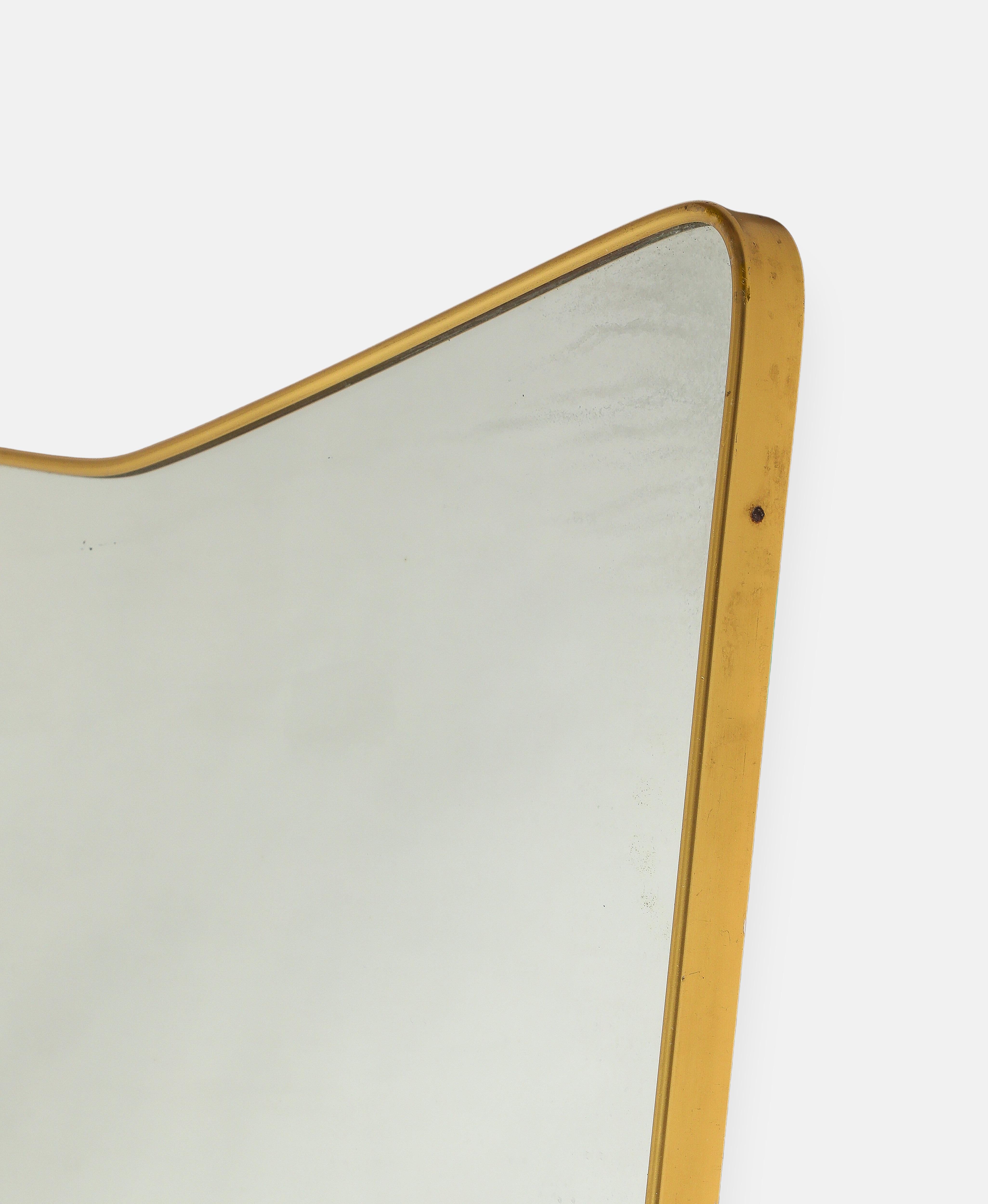 Asymmetrischer vergoldeter Metallspiegel der italienischen Moderne der Jahrhundertmitte im Angebot 1