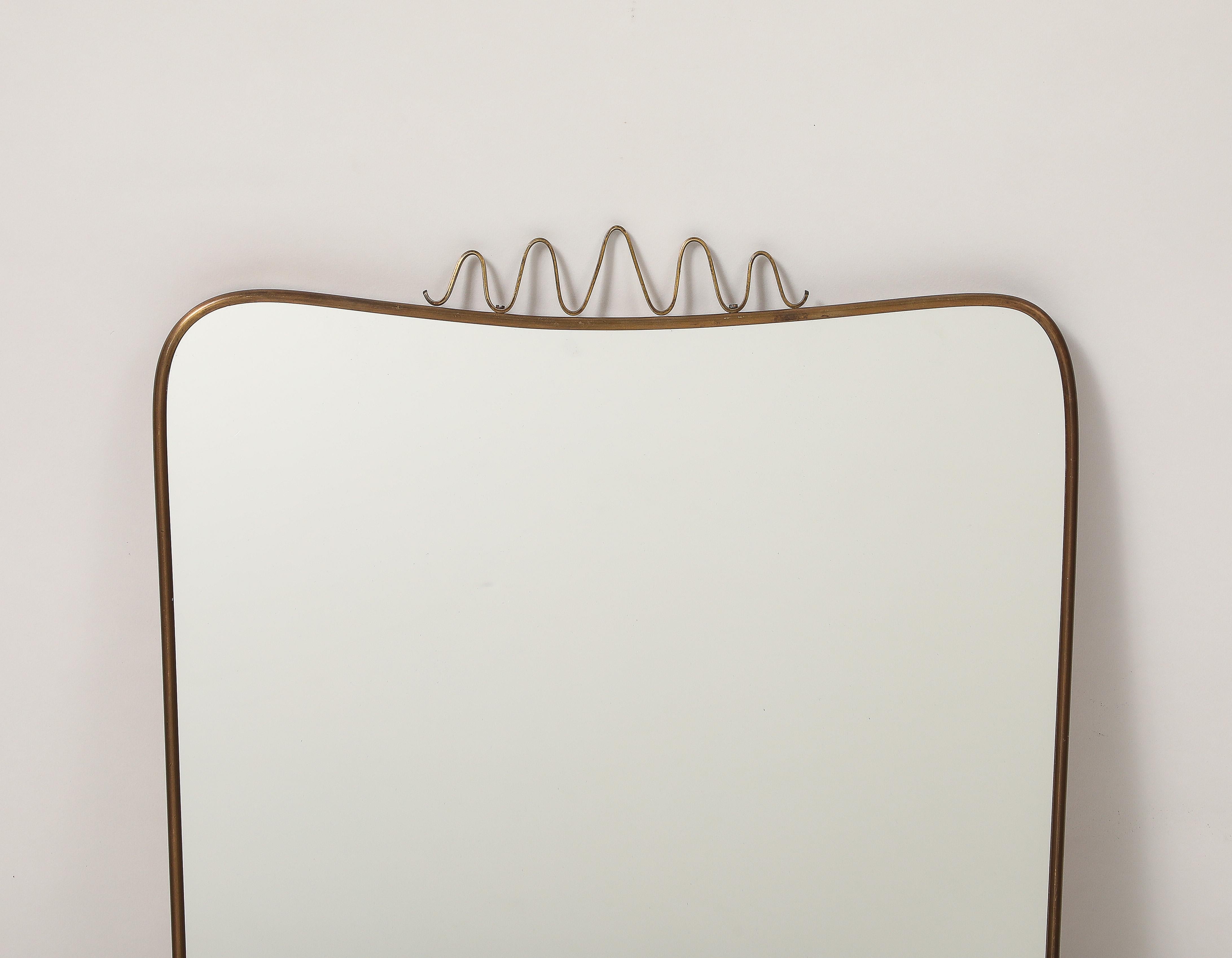 Miroir mural en laiton moderniste italien du milieu du siècle, années 1960 Bon état - En vente à New York, NY