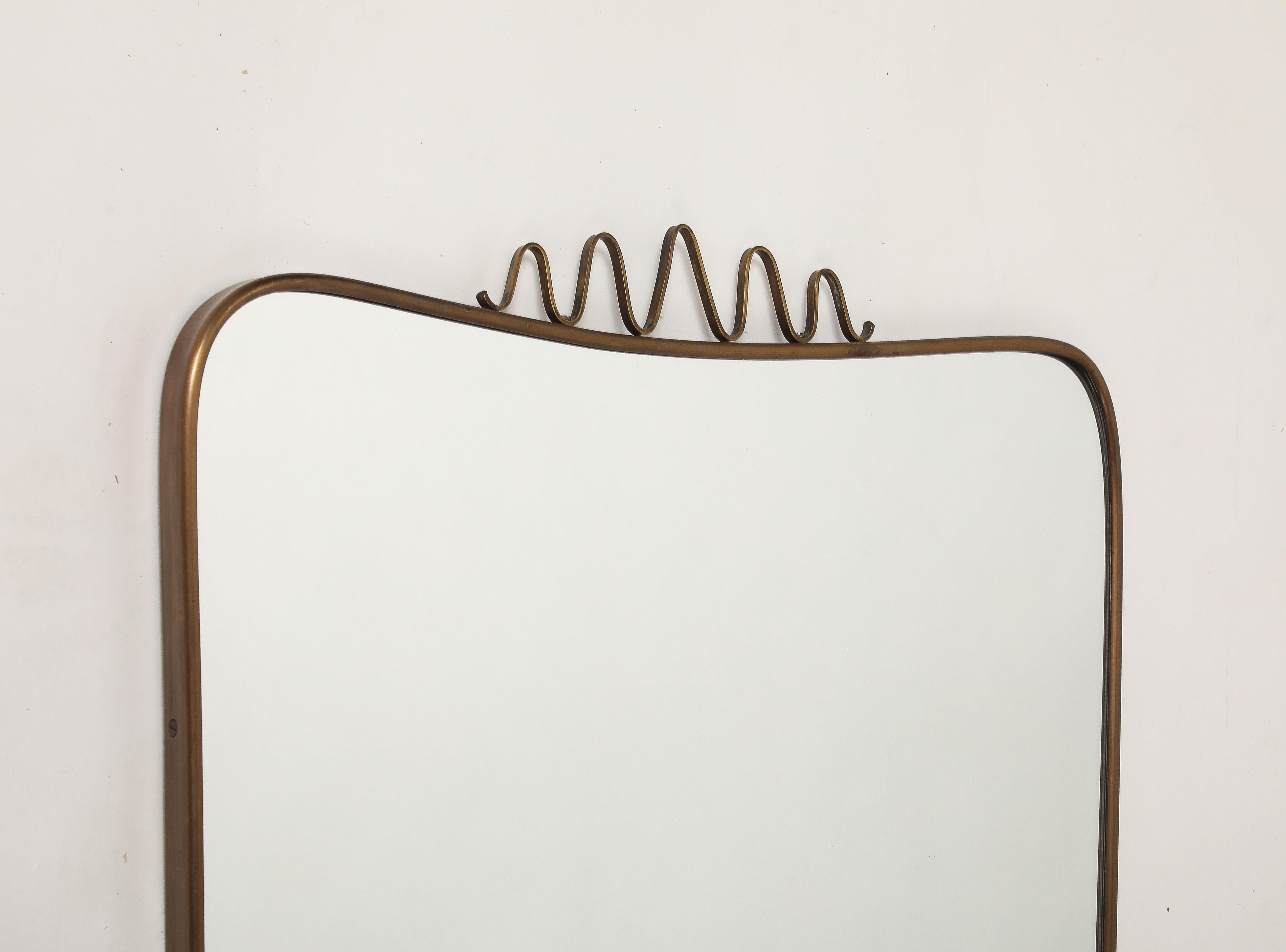 Milieu du XXe siècle Miroir mural en laiton moderniste italien du milieu du siècle, années 1960 en vente