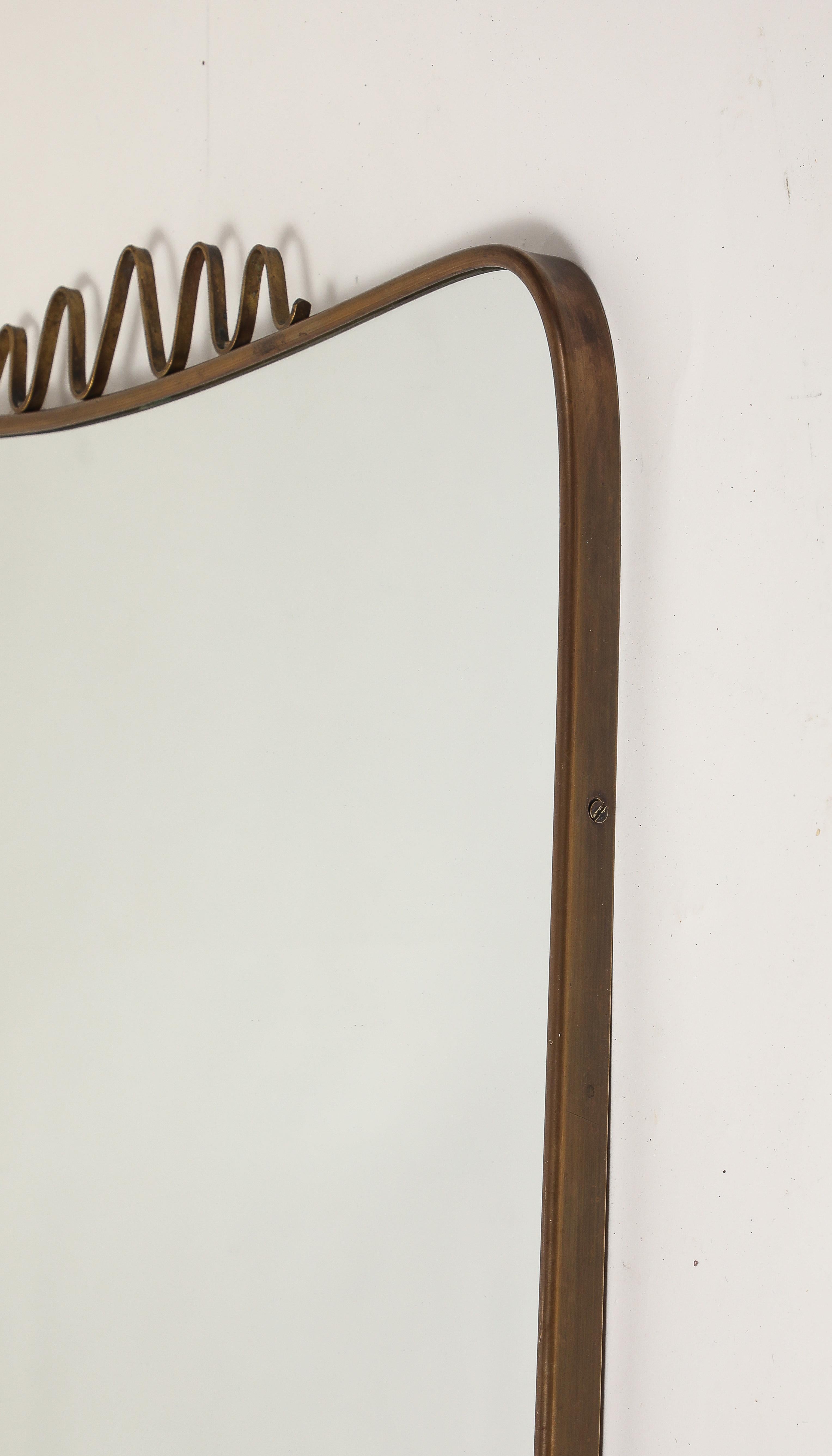 Miroir mural en laiton moderniste italien du milieu du siècle, années 1960 en vente 2