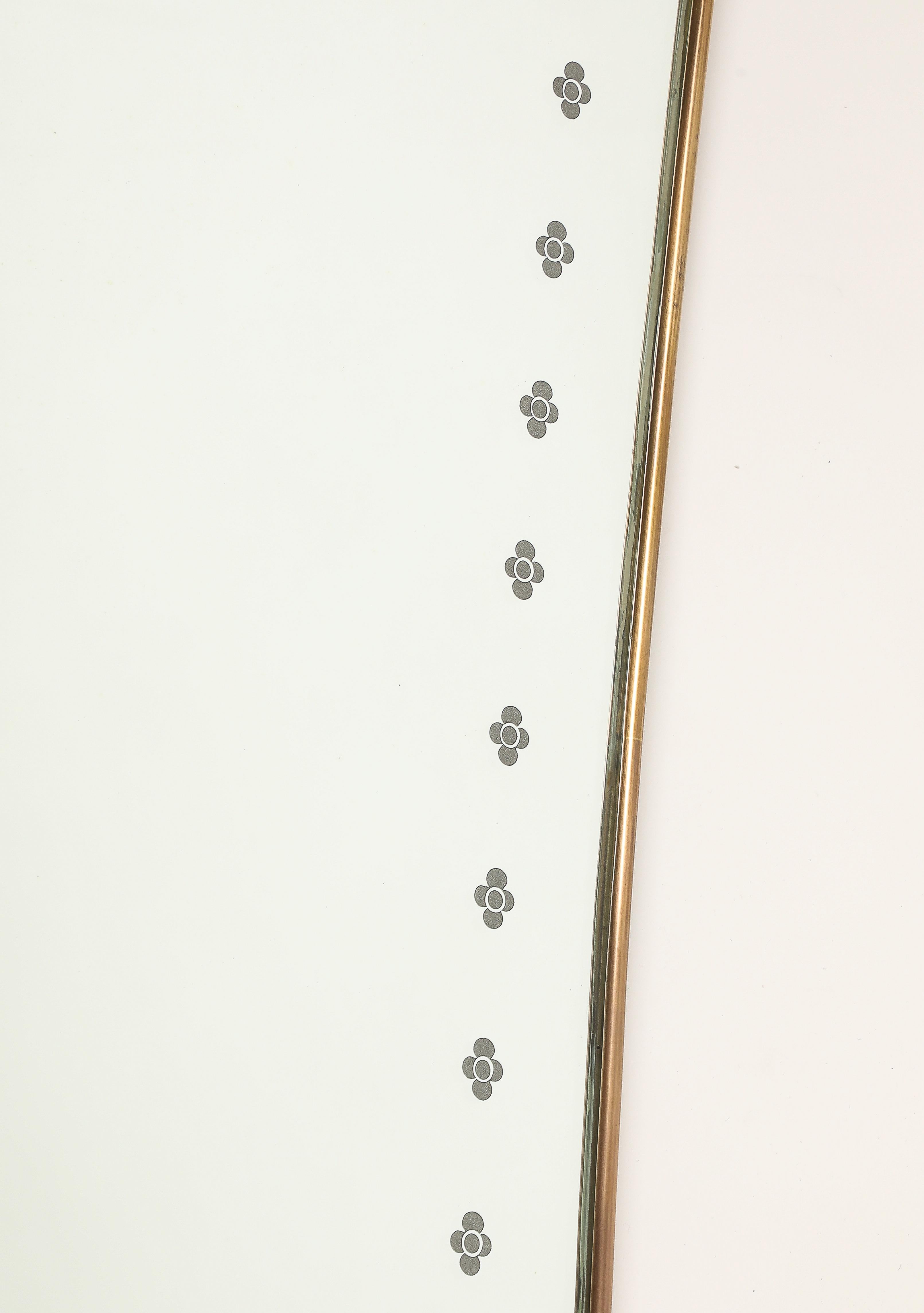 Grande specchio in ottone modernista di metà secolo con decorazioni a volute, anni '50 in vendita 6