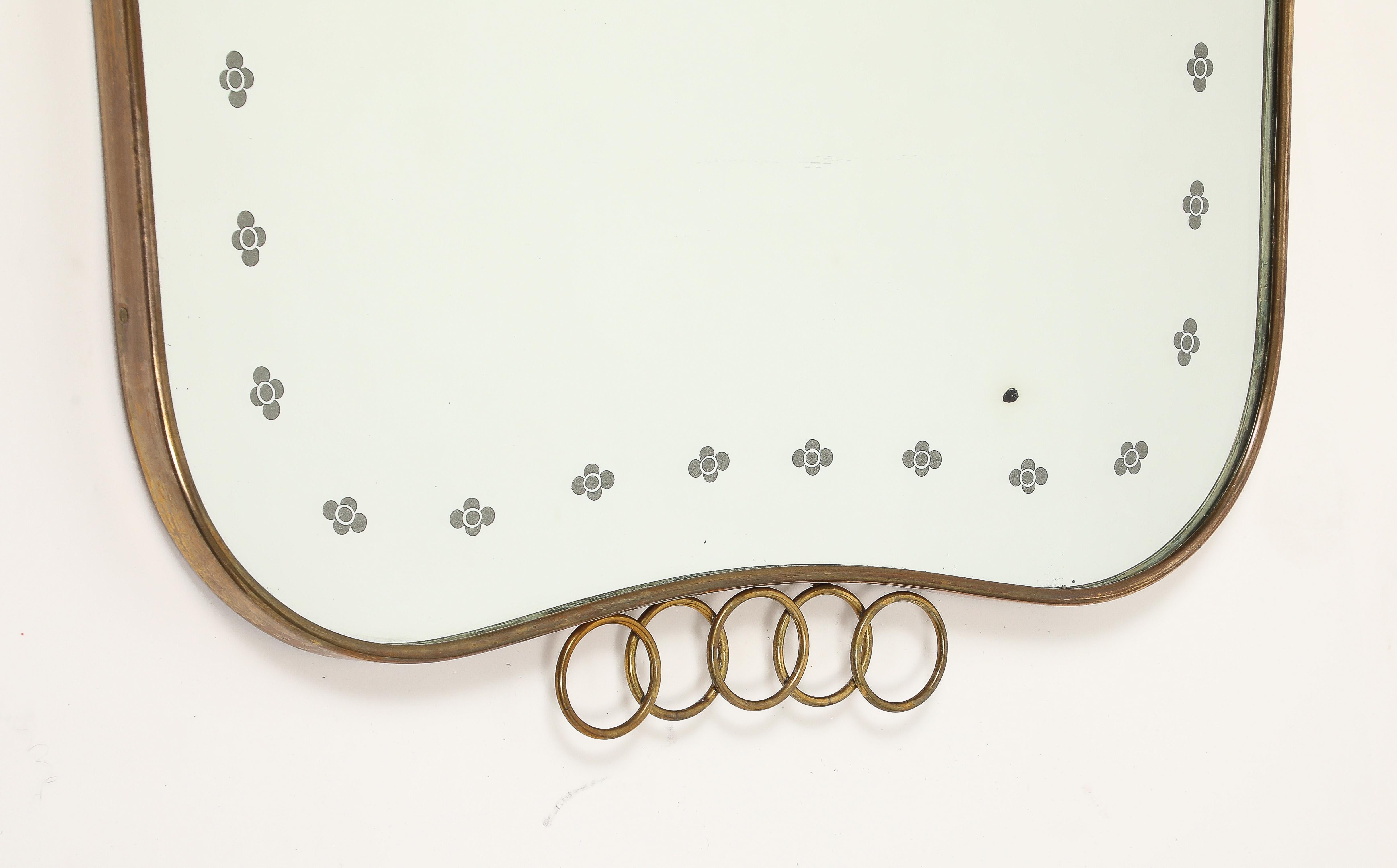 Grande specchio in ottone modernista di metà secolo con decorazioni a volute, anni '50 in vendita 9