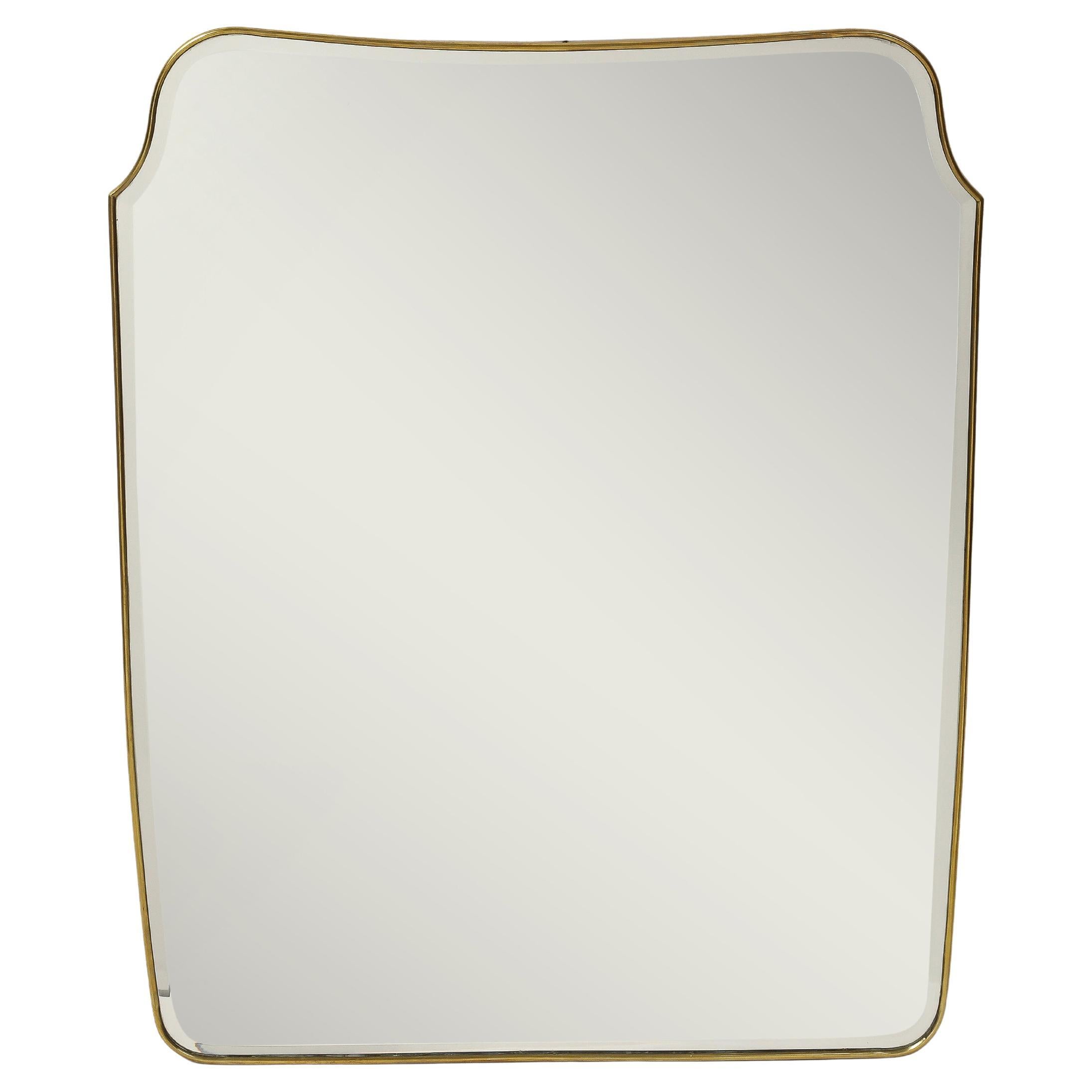 Grand miroir biseauté en laiton de style moderniste italien du milieu du siècle dernier, années 1950