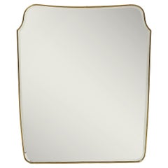 Grand miroir biseauté en laiton de style moderniste italien du milieu du siècle dernier, années 1950