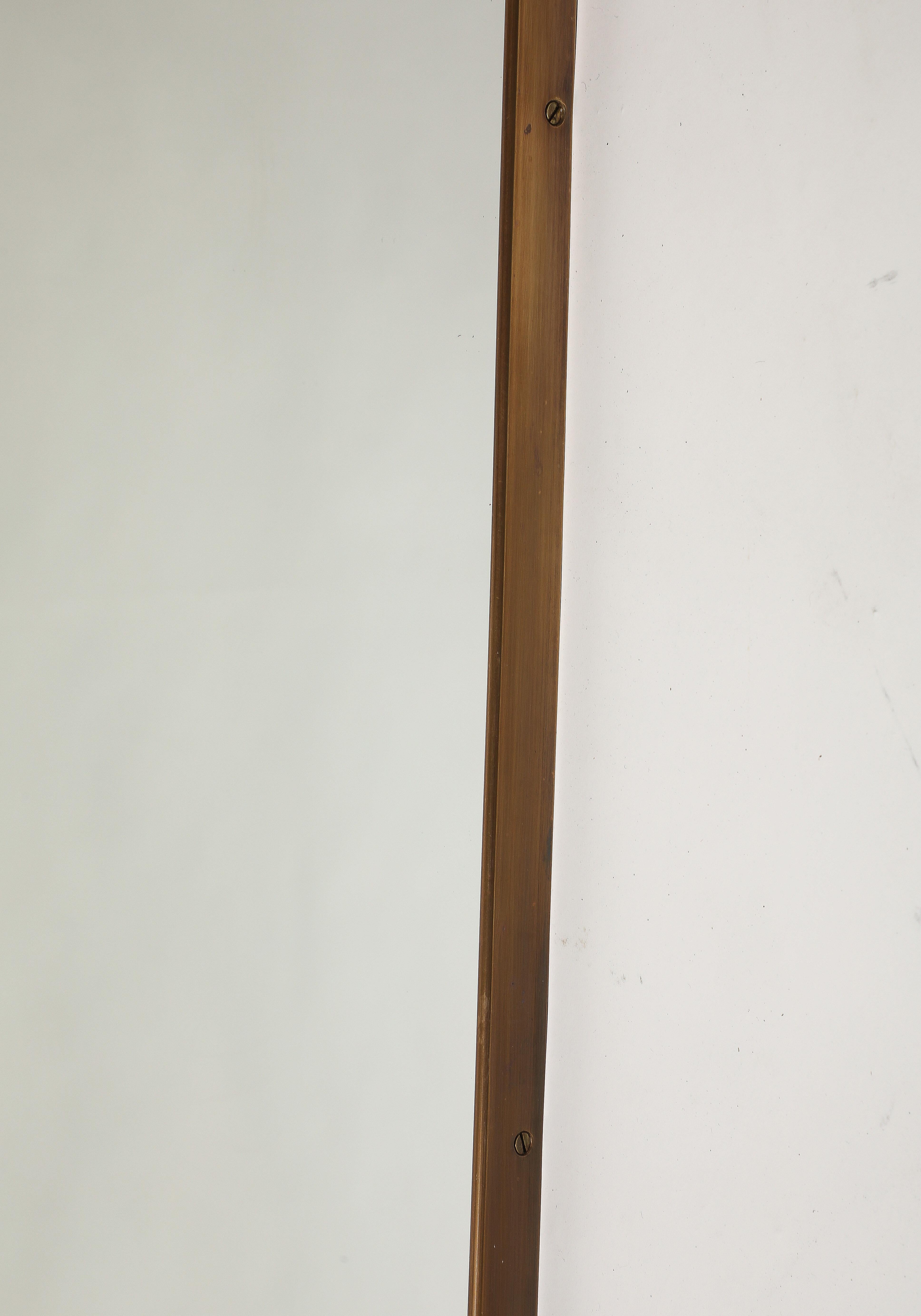 Midcentury Italian Modernist Große geformte Messing Wandspiegel Gio Ponti Stil 1950 im Angebot 3