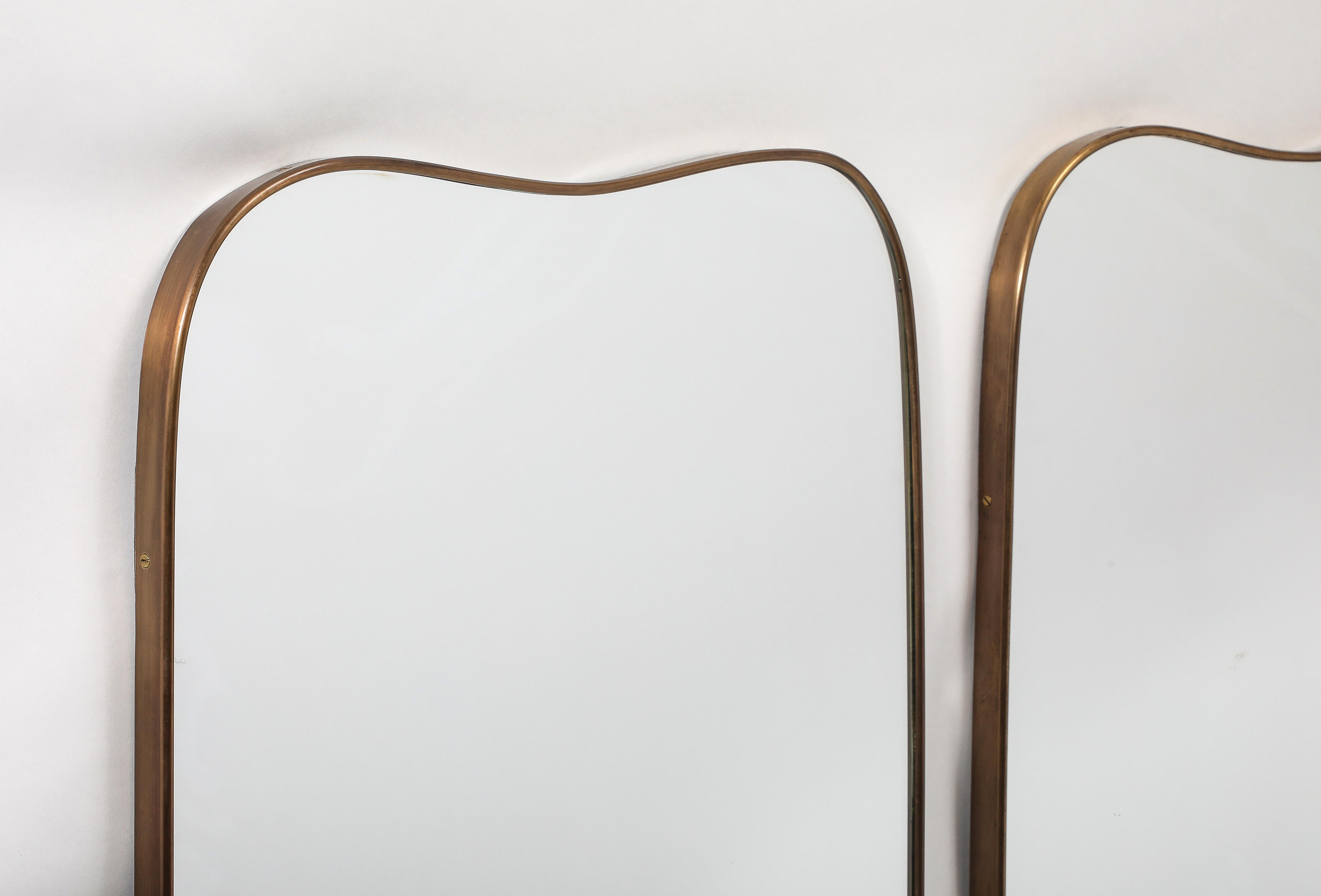 Midcentury Italian Modernist Pair of Grand Scale Shaped Brass Mirrors, 1950s In Good Condition For Sale In New York, NY