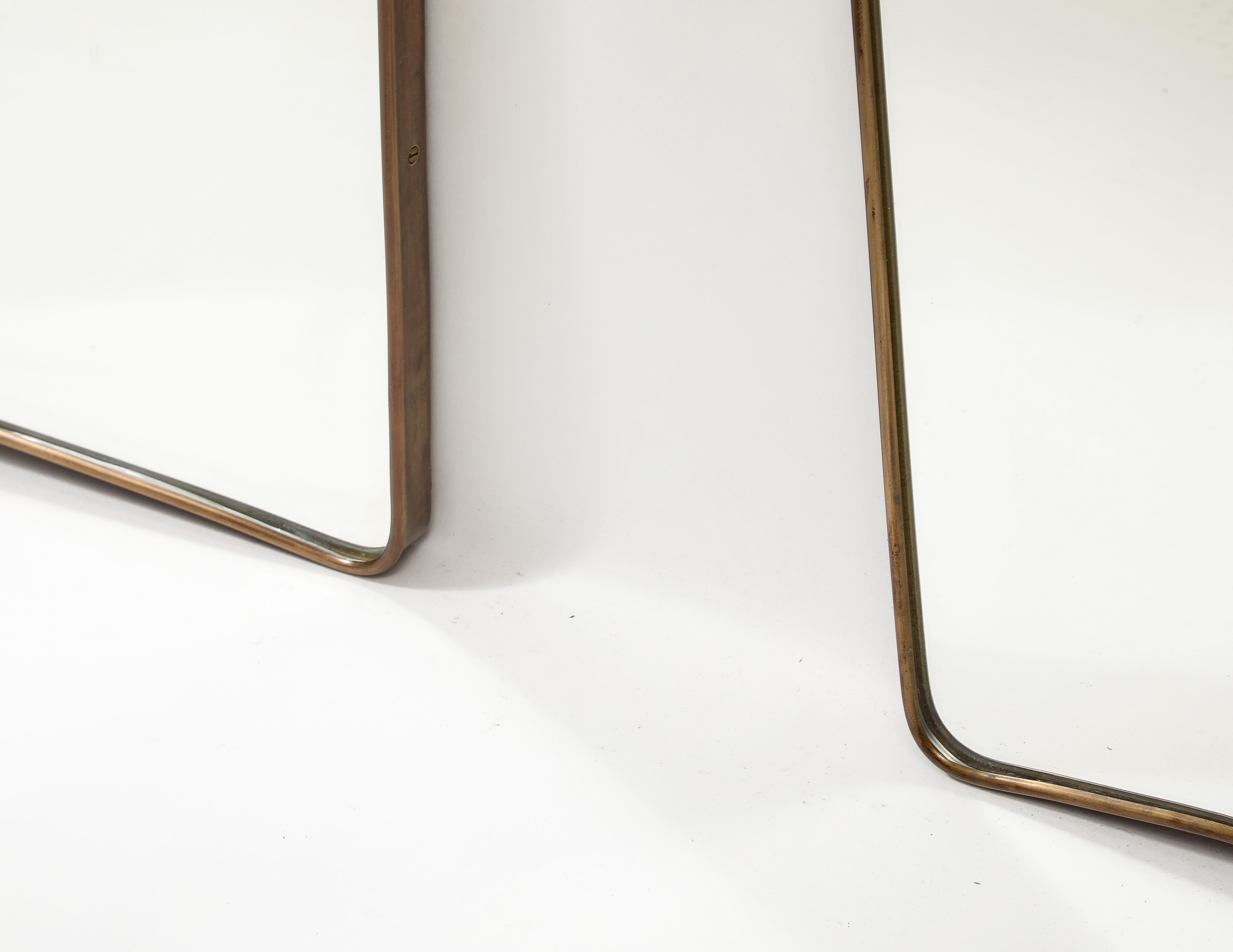 Midcentury Italian Modernist Pair of Grand Scale Shaped Brass Mirrors, 1950s In Good Condition For Sale In New York, NY