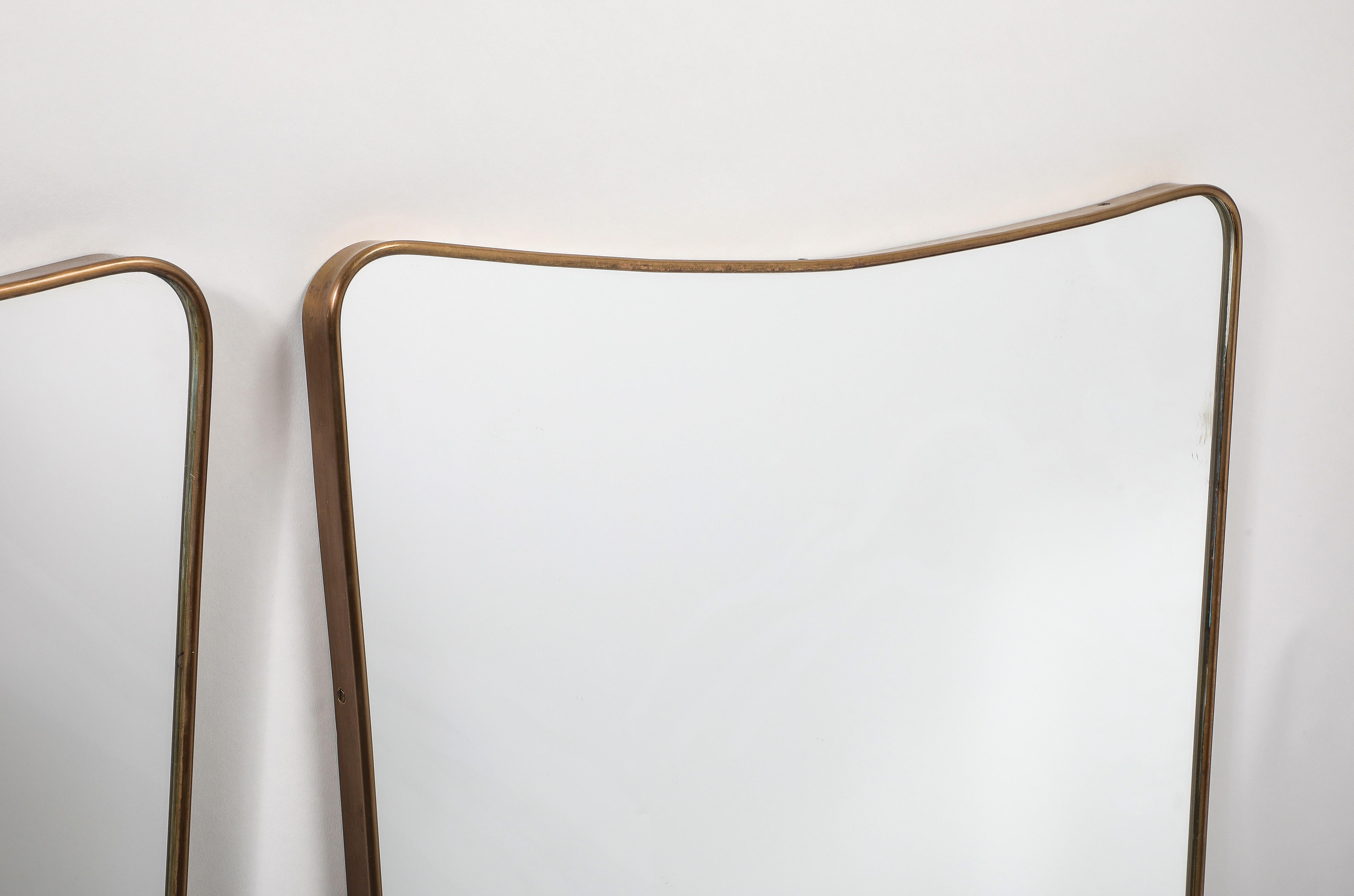 Midcentury Italian Modernist Pair of Grand Scale Shaped Brass Mirrors, 1950s For Sale 3