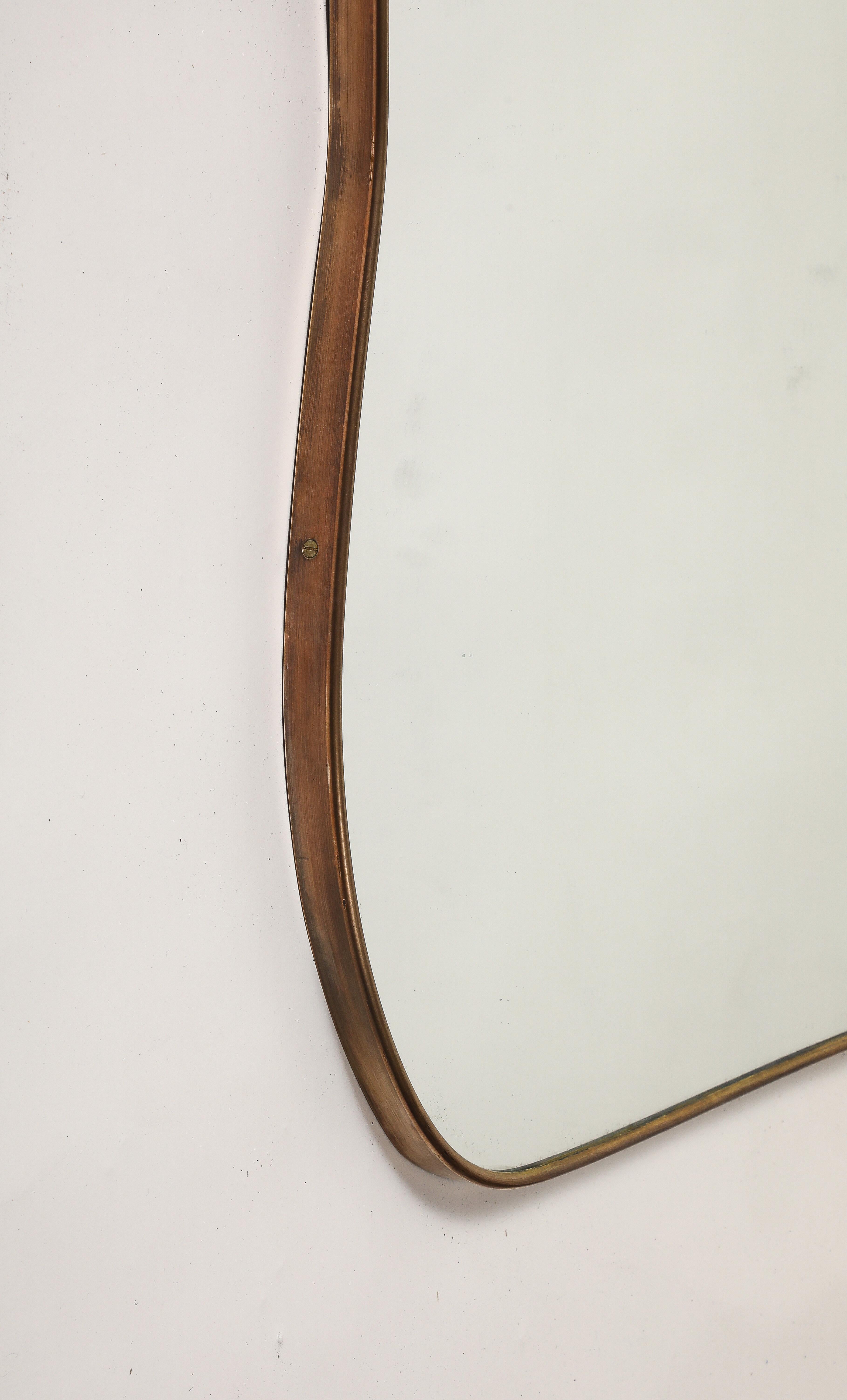 Paire de grands miroirs en laiton de style moderniste italien du milieu du siècle dernier, années 1950 en vente 1