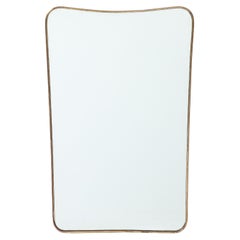 Espejo de pared de latón con forma modernista italiana de mediados de siglo, años 50