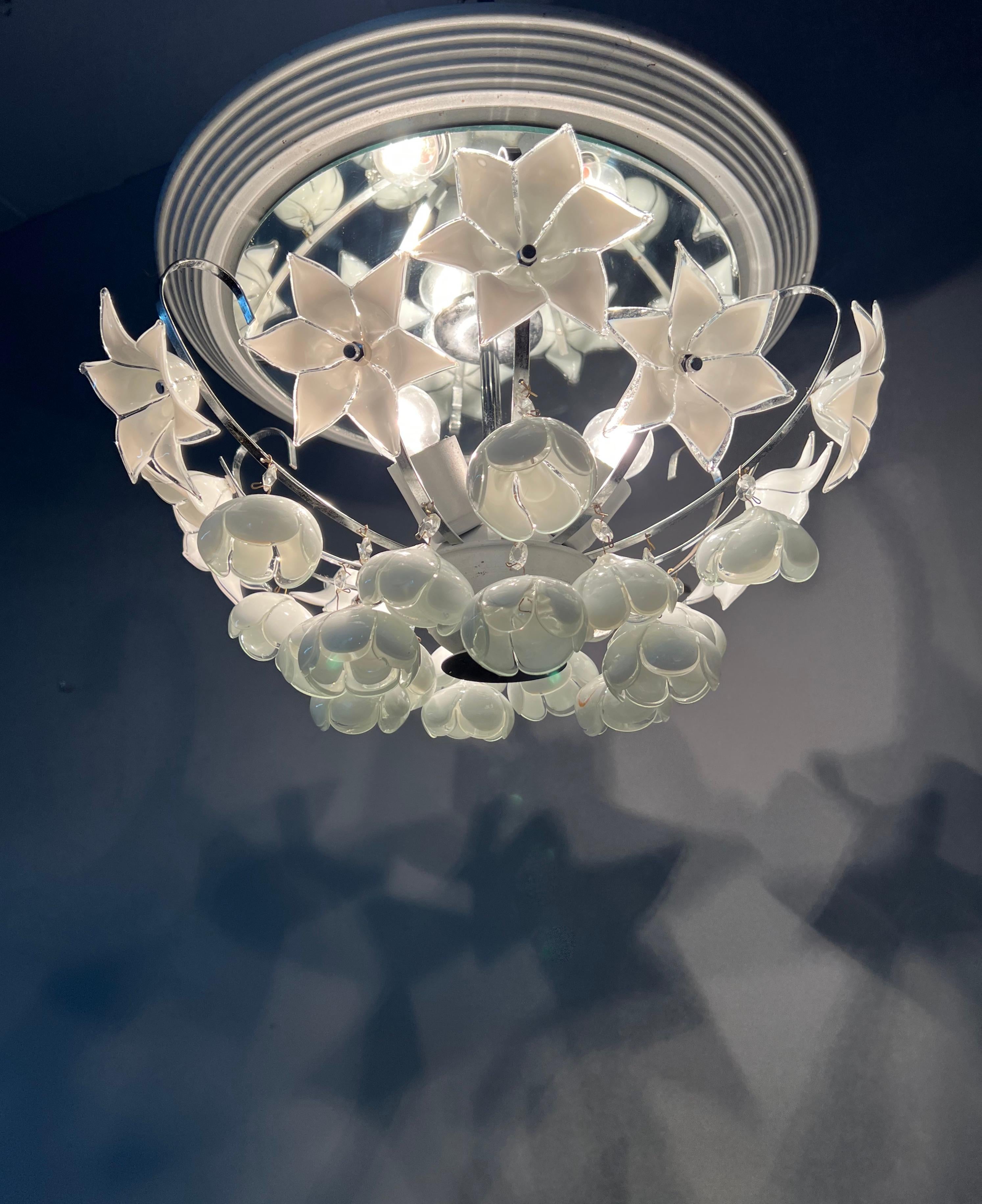 Midcentury Italian Murano Flush Mount W. Stunning Mouthblown White Glass Flowers In Good Condition In Lisse, NL