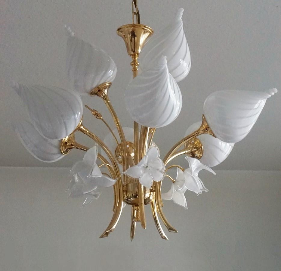 20th Century Midcentury Italian Murano Glass Brass Nine-Light Bouquet Chandelier, 1960s For Sale