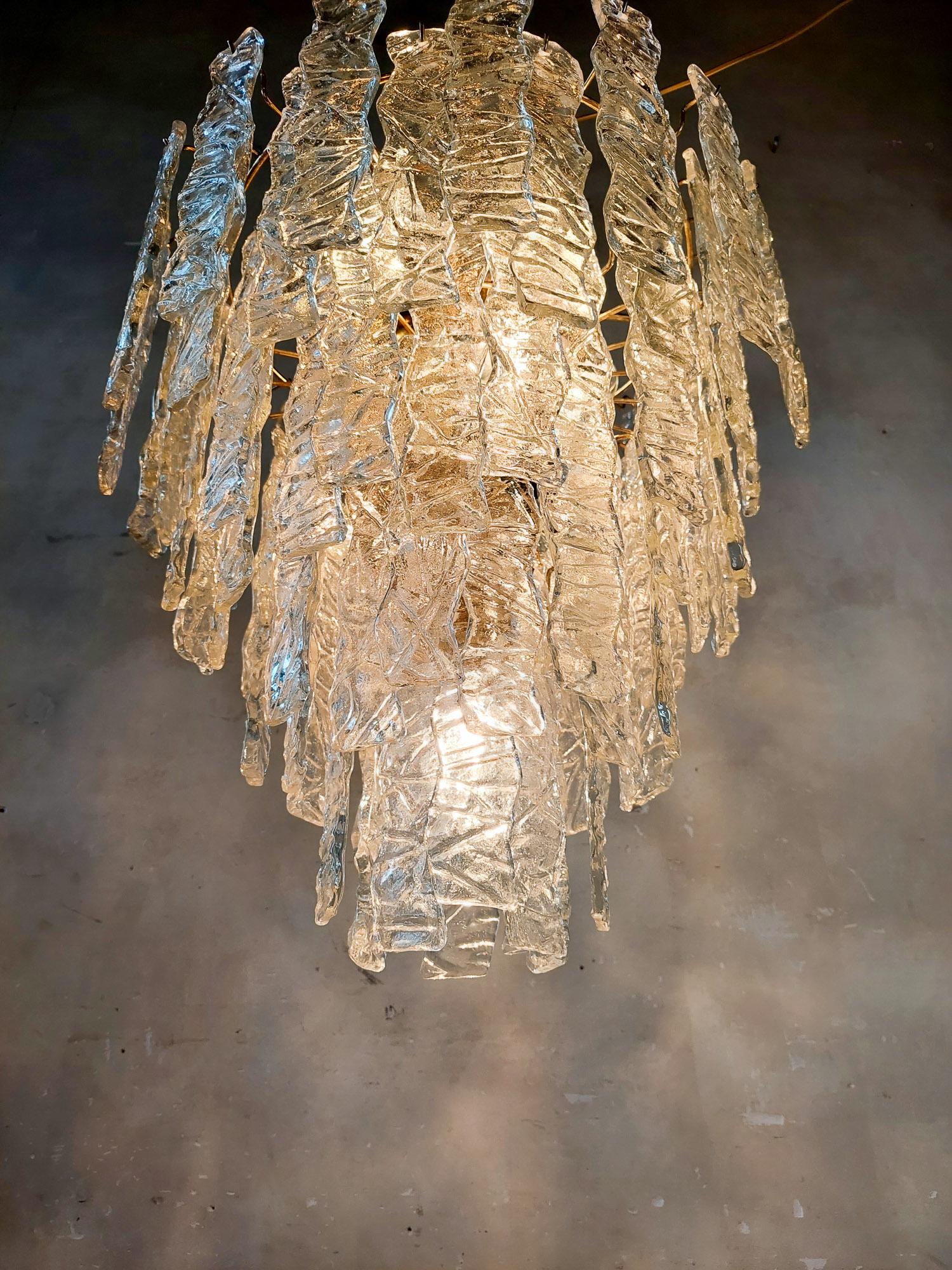 Mid-Century Italian Murano Glass Chandelier by Paolo Venini In Good Condition For Sale In Baambrugge, NL
