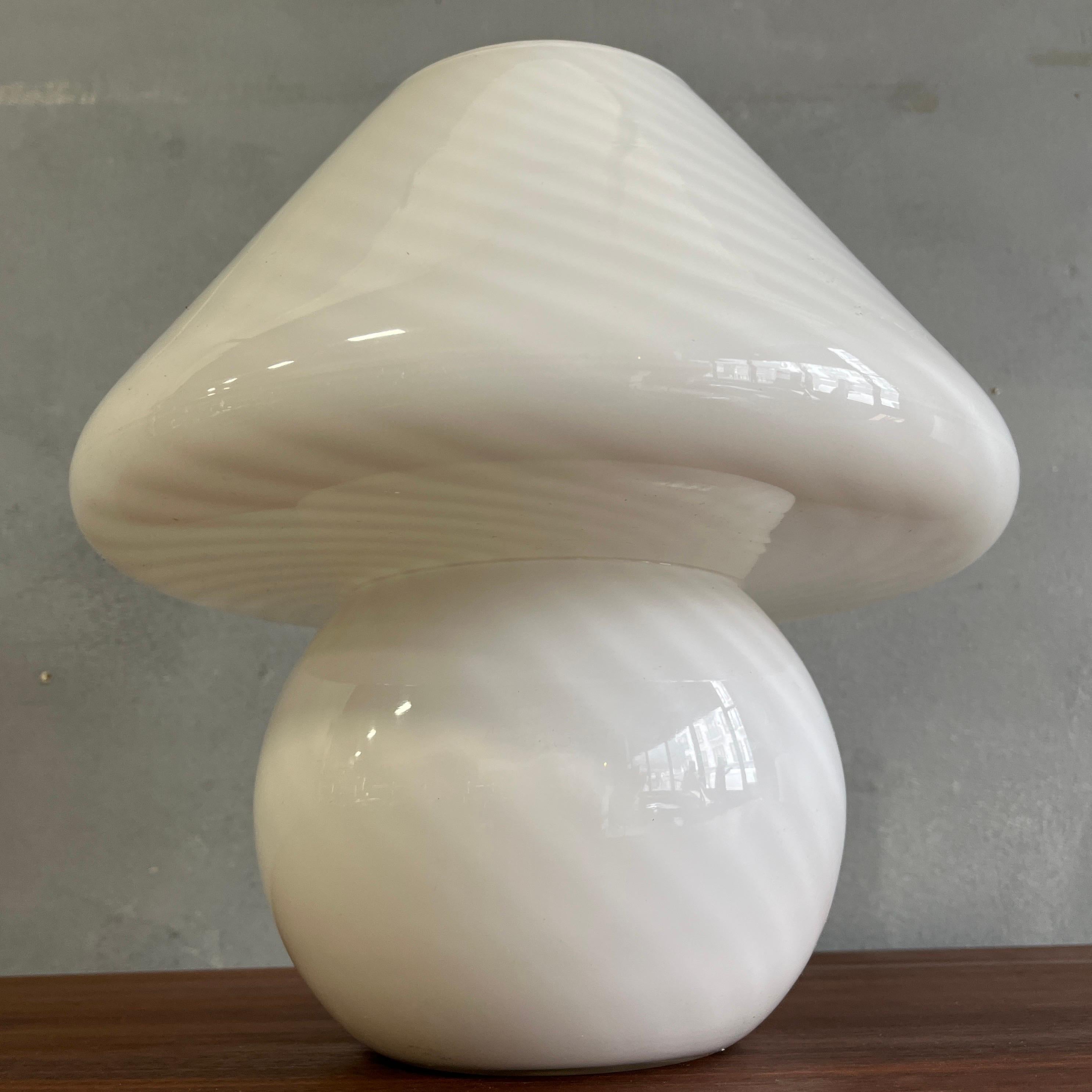 Mid-Century Modern Midcentury Italian Murano Glass Mushroom Lamp