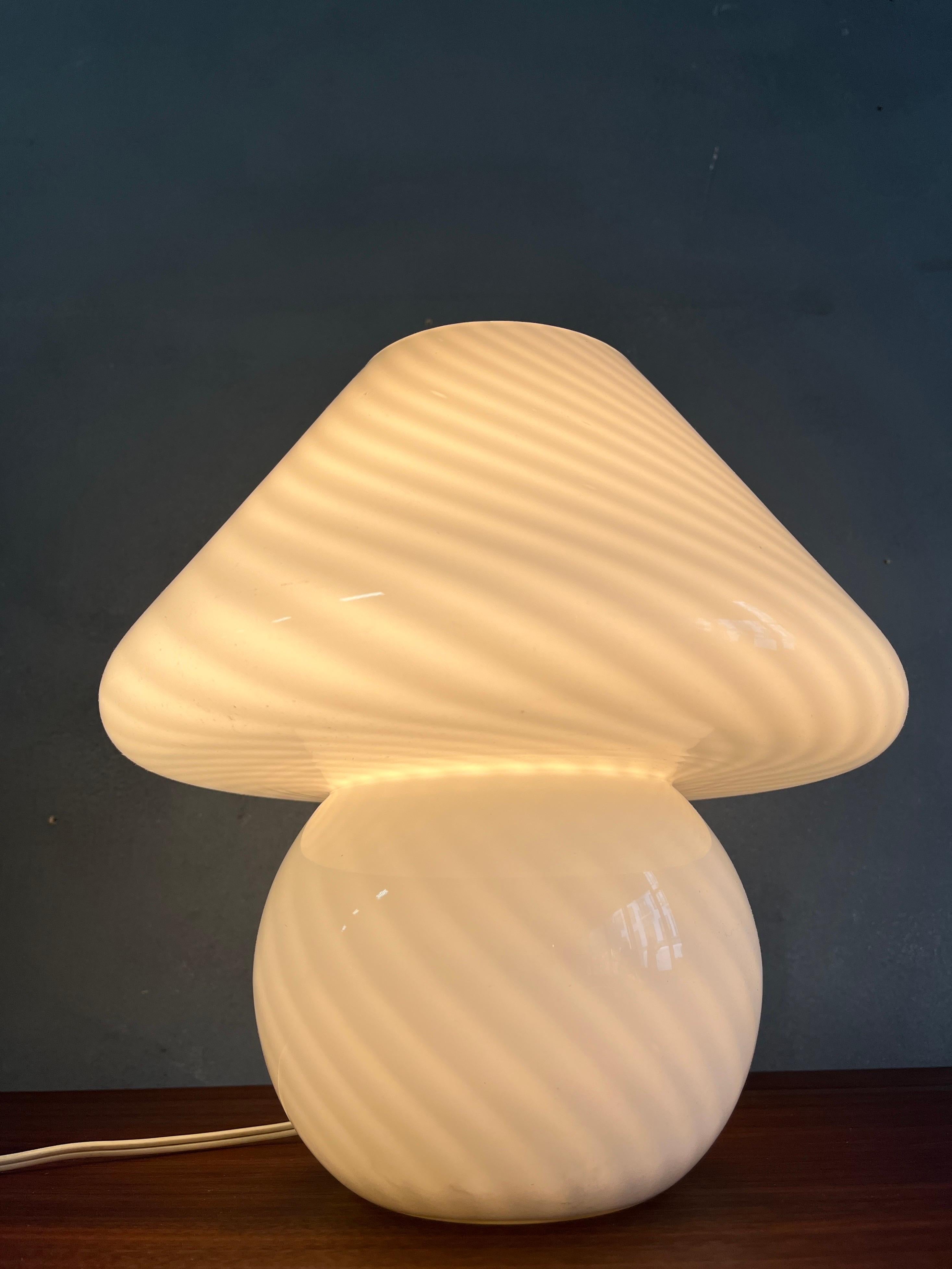 Midcentury Italian Murano Glass Mushroom Lamp 2